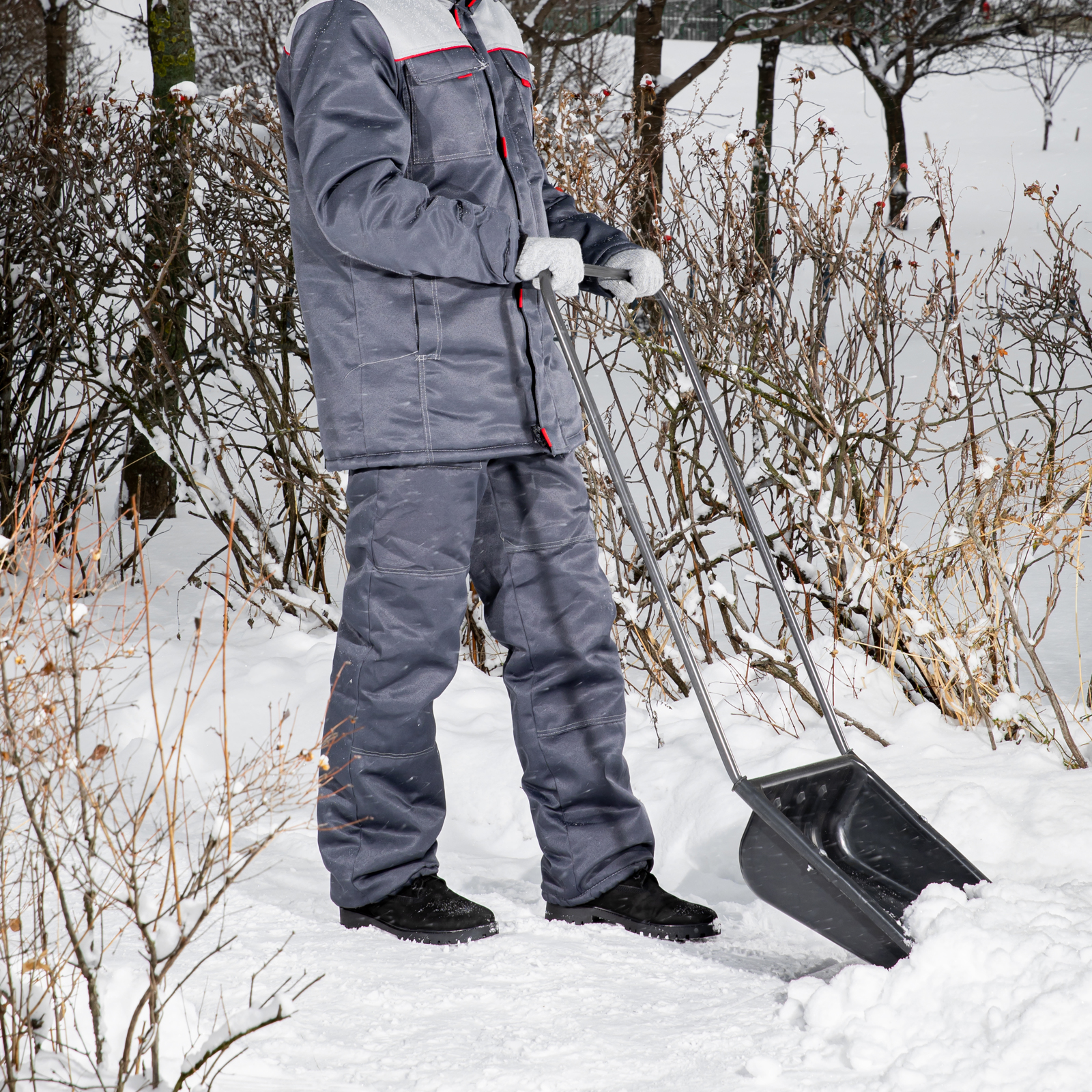 Движок для уборки снега пластиковый, 570 х 470 х 1300 мм, стальная рукоятка, Сибртех
