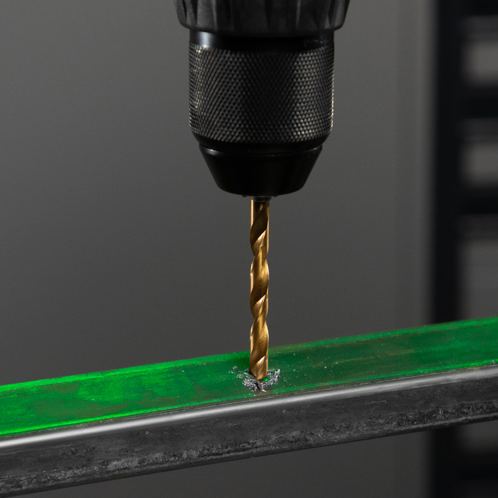 Набор нитридтитановых сверл по металлу, 1.5-6.5 мм. (через 0.5 мм.+3.2 мм, 4.8 мм.) НSS 13 шт Сибртех