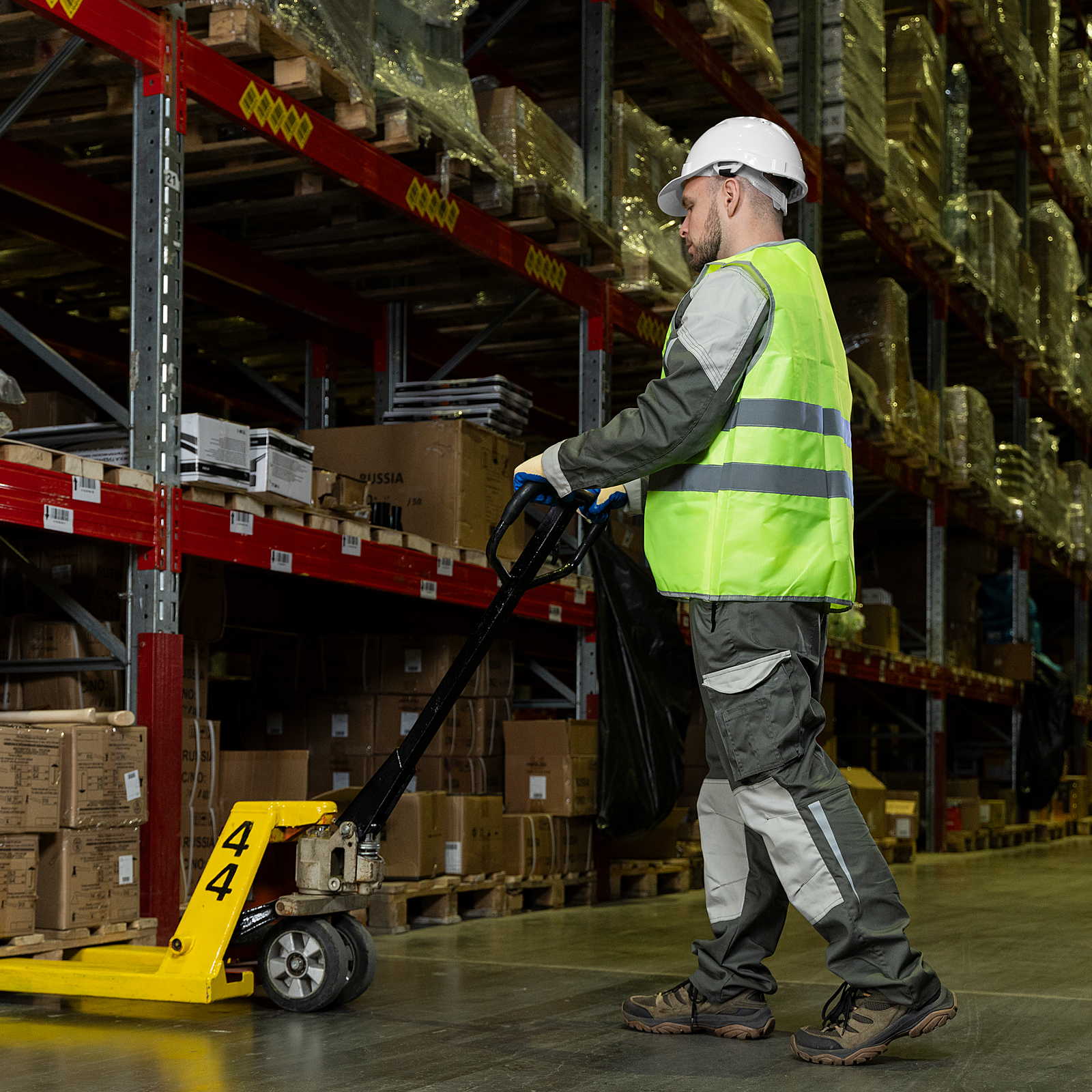 Каска защитная из ударопрочной пластмассы, белая Сибртех