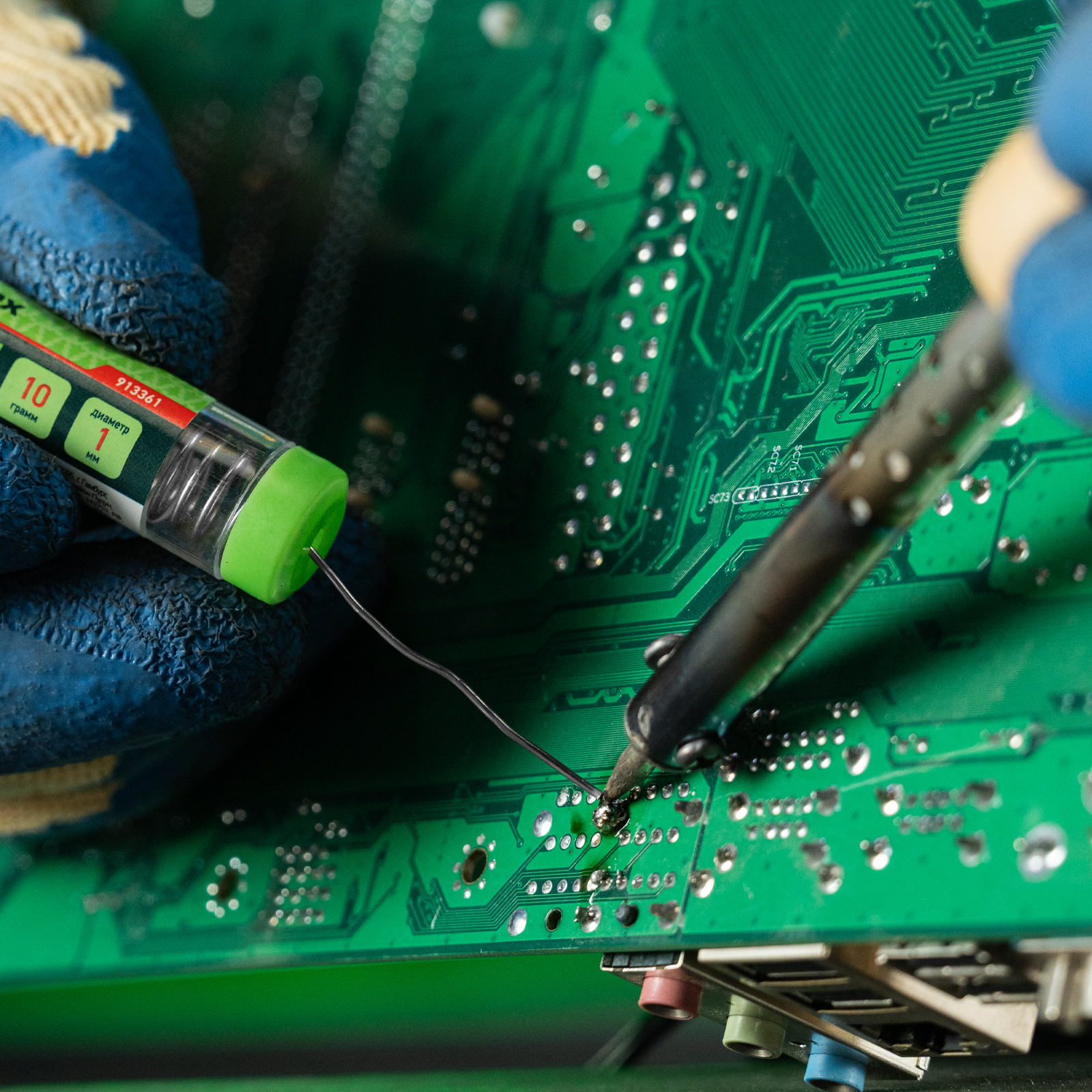 Припой с канифолью, D 1 мм, 10 г, POS61, в пластмассовой тубе Сибртех