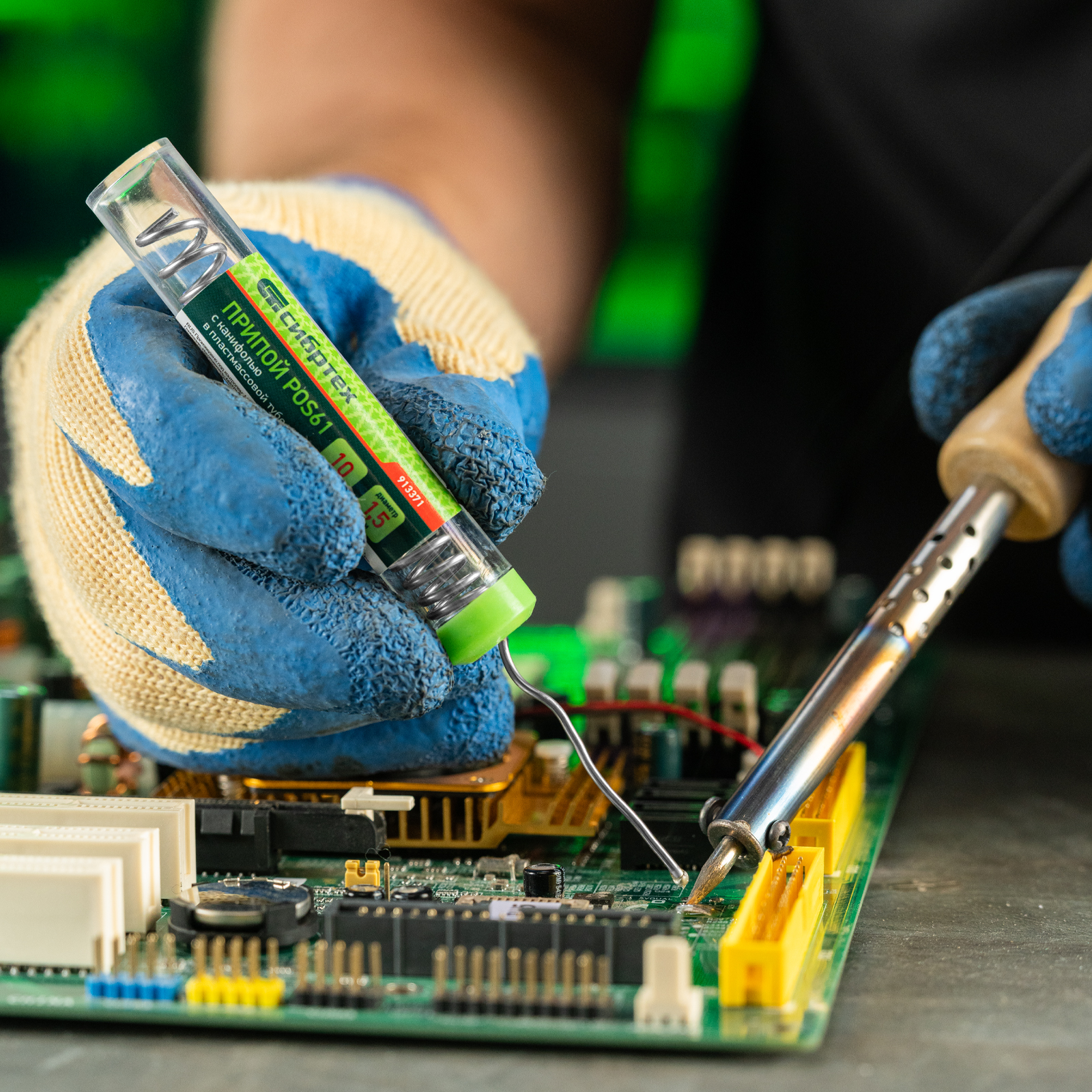 Припой с канифолью, D 1.5 мм, 10 г, POS61, в пластмассовой тубе Сибртех