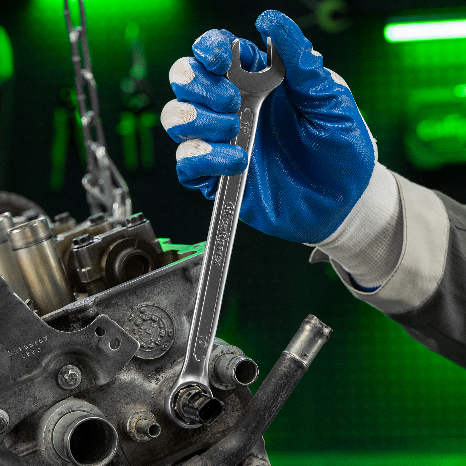 Набор инструментов, 1/2", 1/4", пластиковый кейс 89 предметов Сибртех