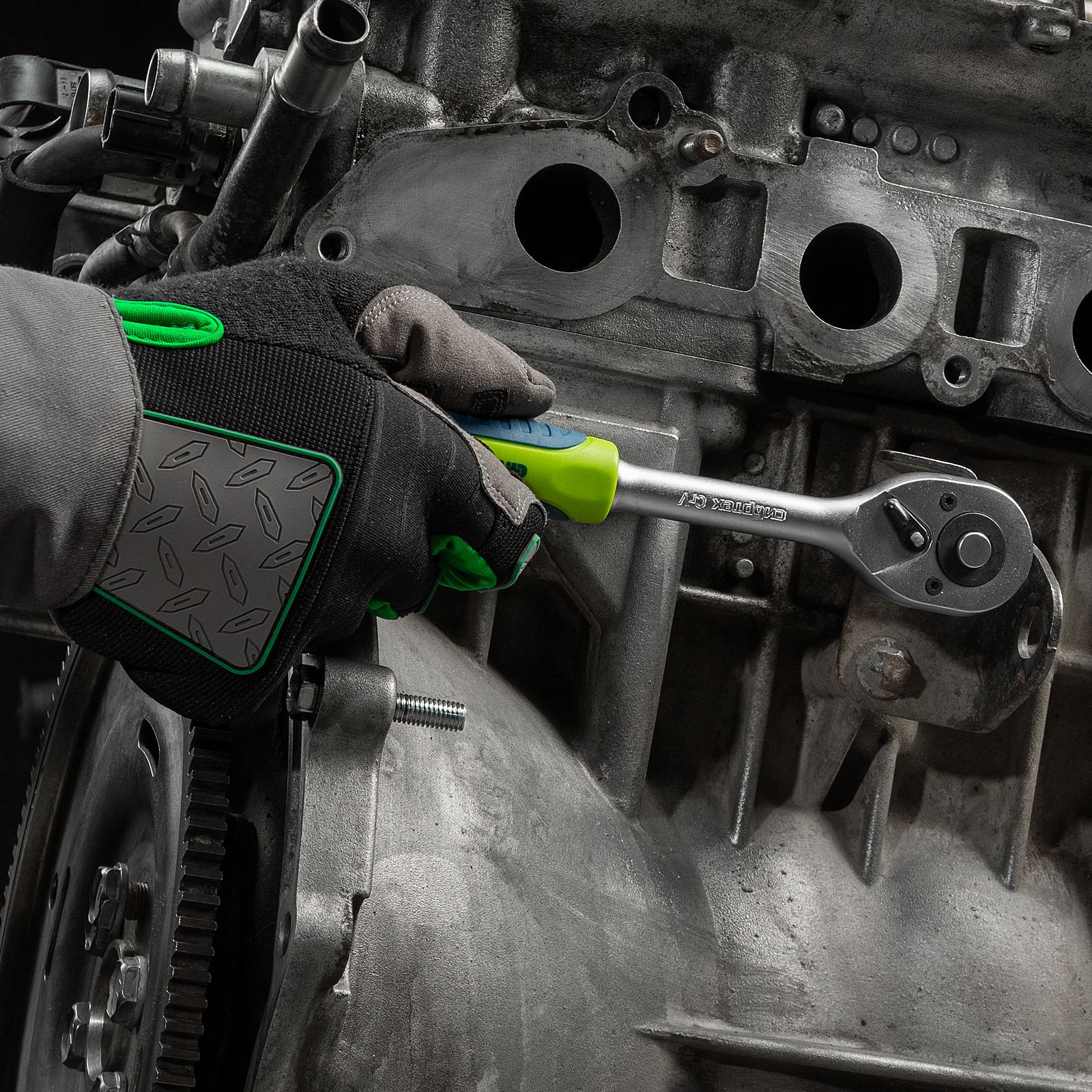 Набор инструментов, 1/2", 3/8", 1/4", пластиковый кейс 215 предм. Сибртех