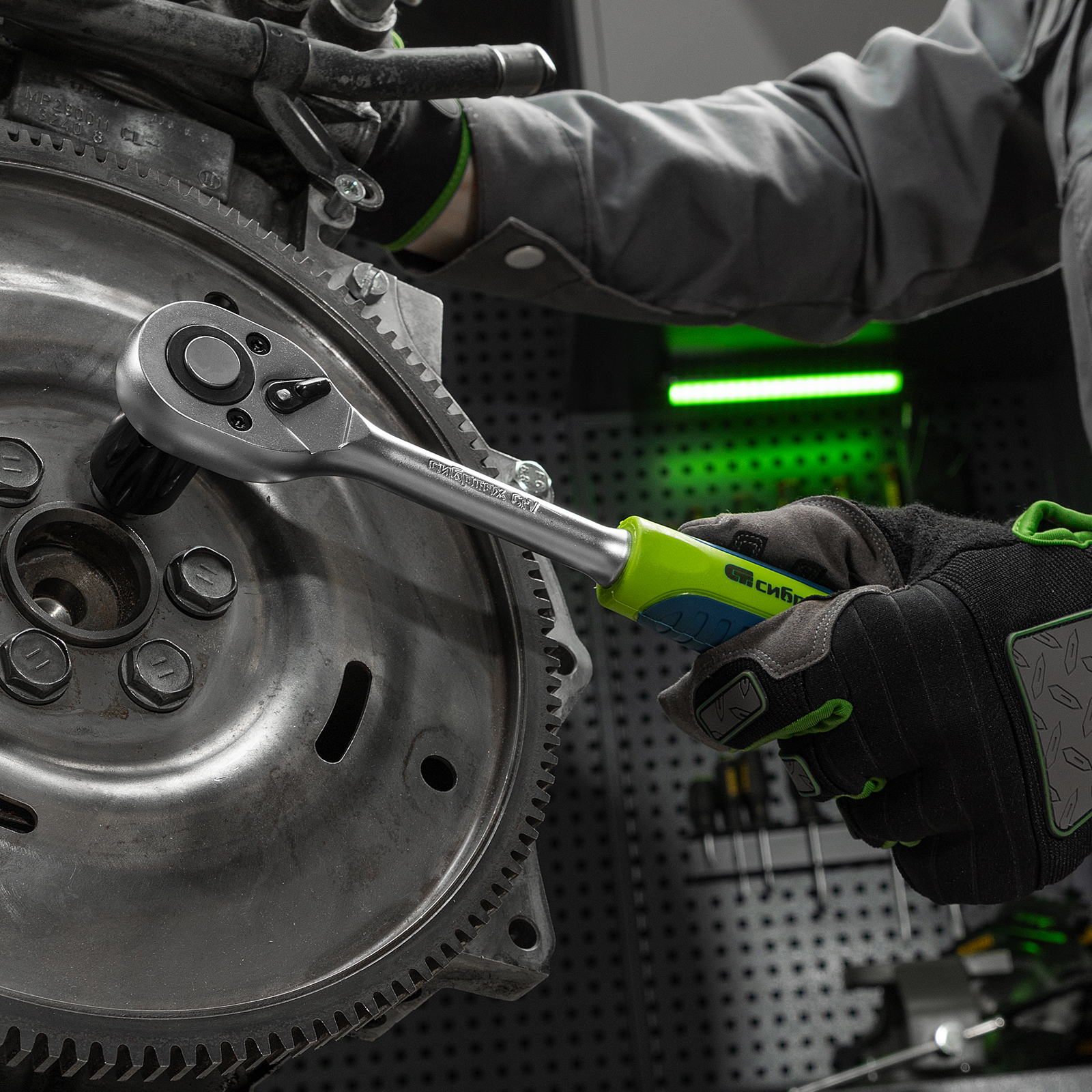 Набор инструментов, 1/2", 3/8", 1/4", пластиковый кейс 160 предм. Сибртех