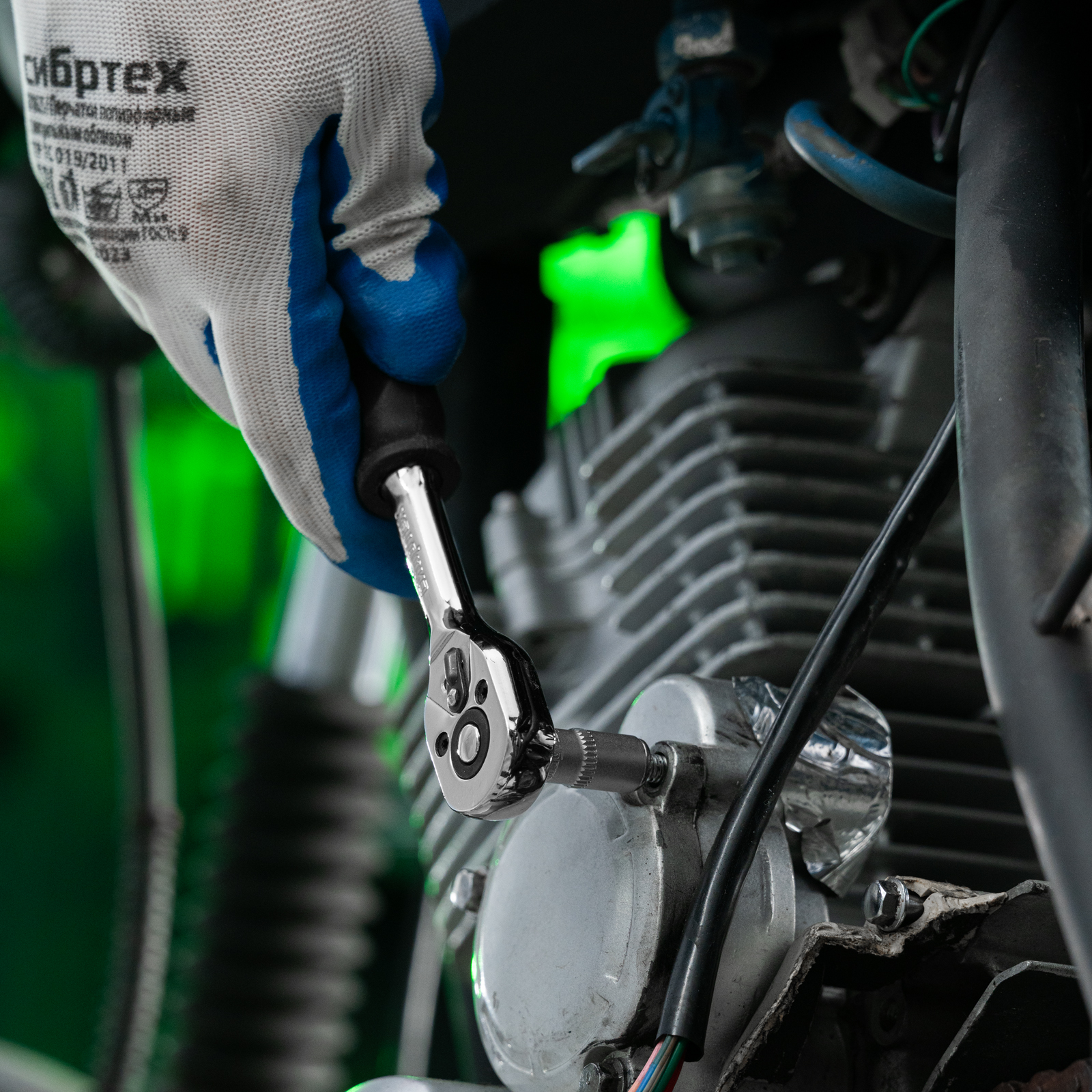 Ключ-трещотка 1/4", 45 зубьев, с быстрым сбросом, CrV, хром Сибртех