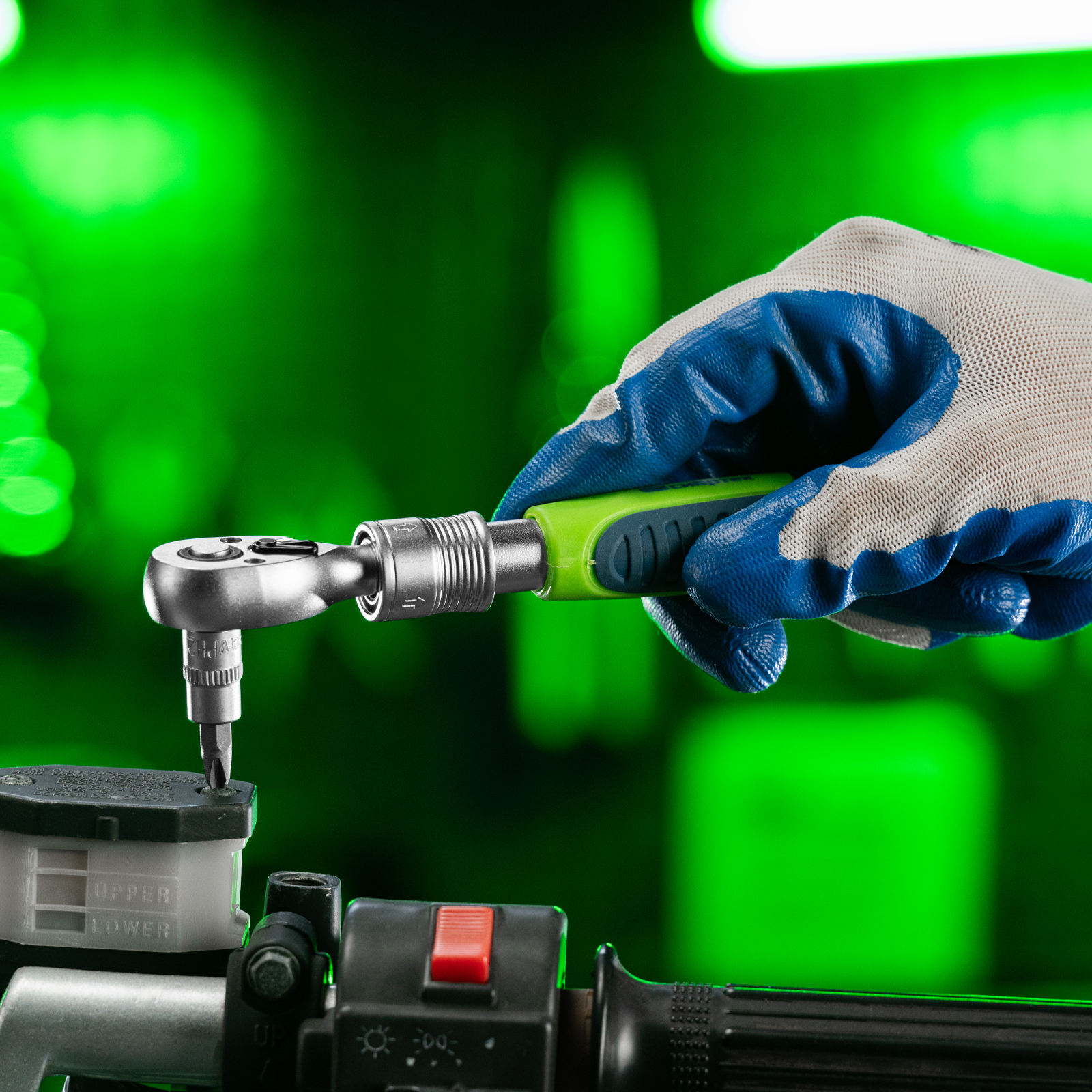 Ключ-трещотка телескопический 1/4", 170-230 мм, 72 зуба, с быстрым сбросом Сибртех