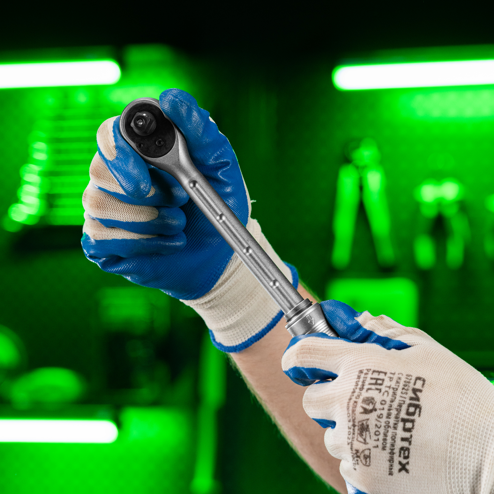 Ключ-трещотка телескопический 3/8", 215-315 мм, 72 зуба, с быстрым сбросом Сибртех