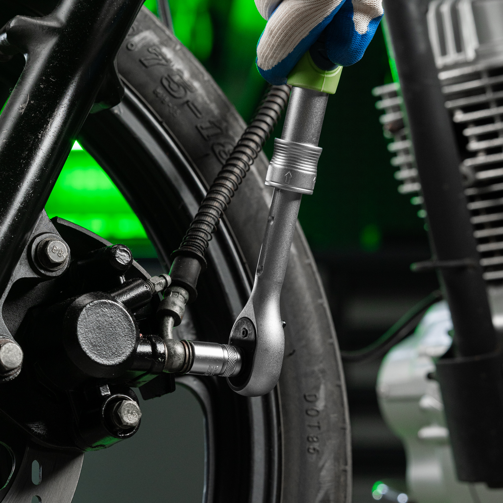 Ключ-трещотка телескопический 3/8", 215-315 мм, 72 зуба, с быстрым сбросом Сибртех