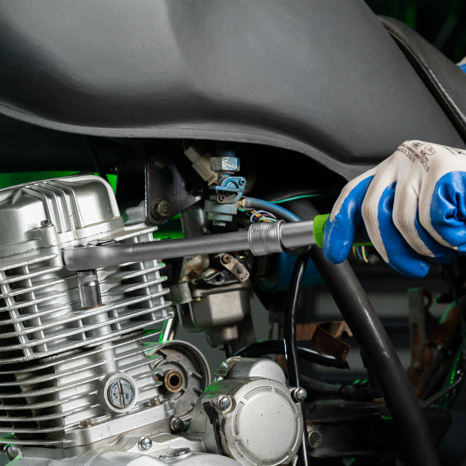 Ключ-трещотка телескопический 3/8", 215-315 мм, 72 зуба, с быстрым сбросом Сибртех