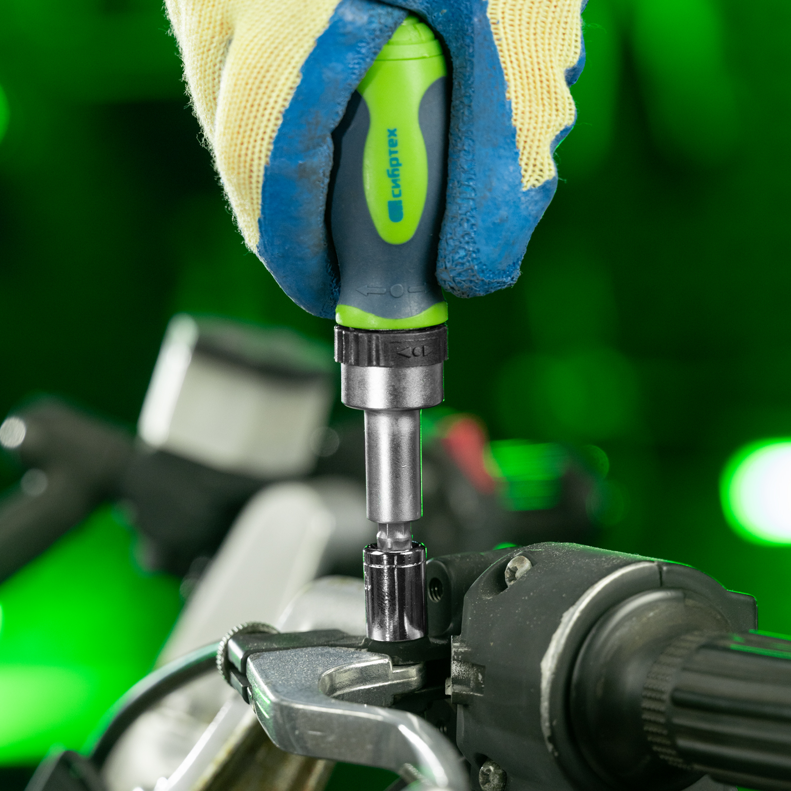 Отвертка ревер. + биты, 41 пред., PH+PZ+SL+H+T, CrV, 2к рукоятка Сибртех