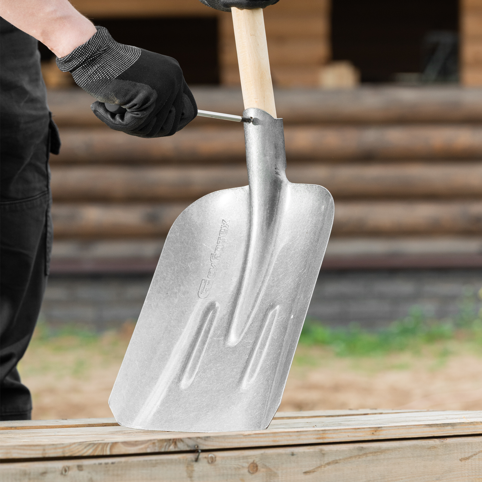 Лопата совковая, 235х285, ребра жесткости, рессорная сталь, 0,7 кг, без черенка// Сибртех