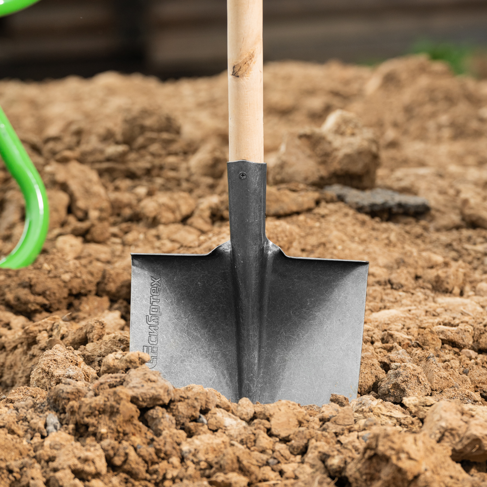 Лопата штыковая, 225х295 мм, углубленная, рессорная сталь, 0,7 кг, без черенка// Сибртех