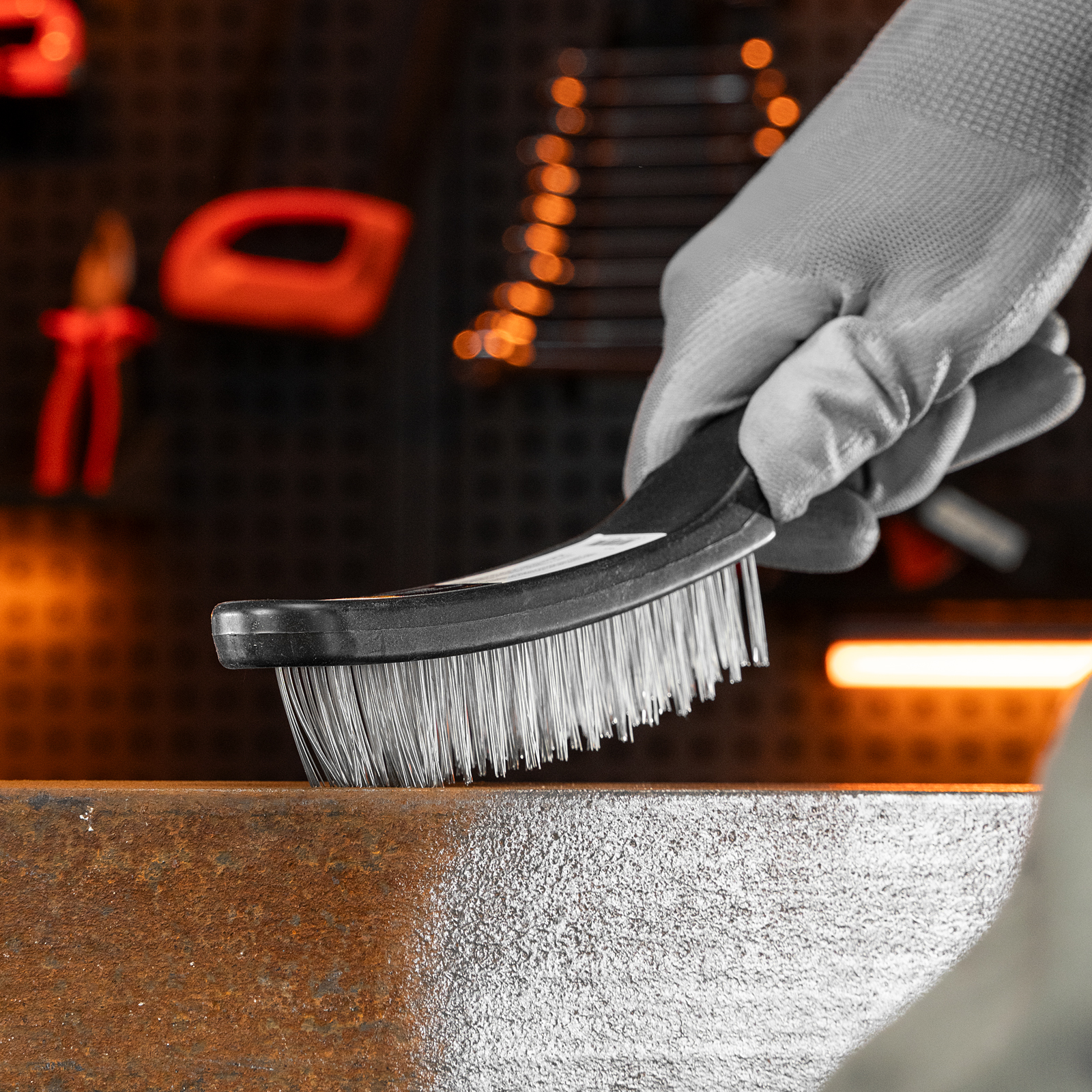 Щетка пятирядная металлическая с пластмассовой ручкой Sparta