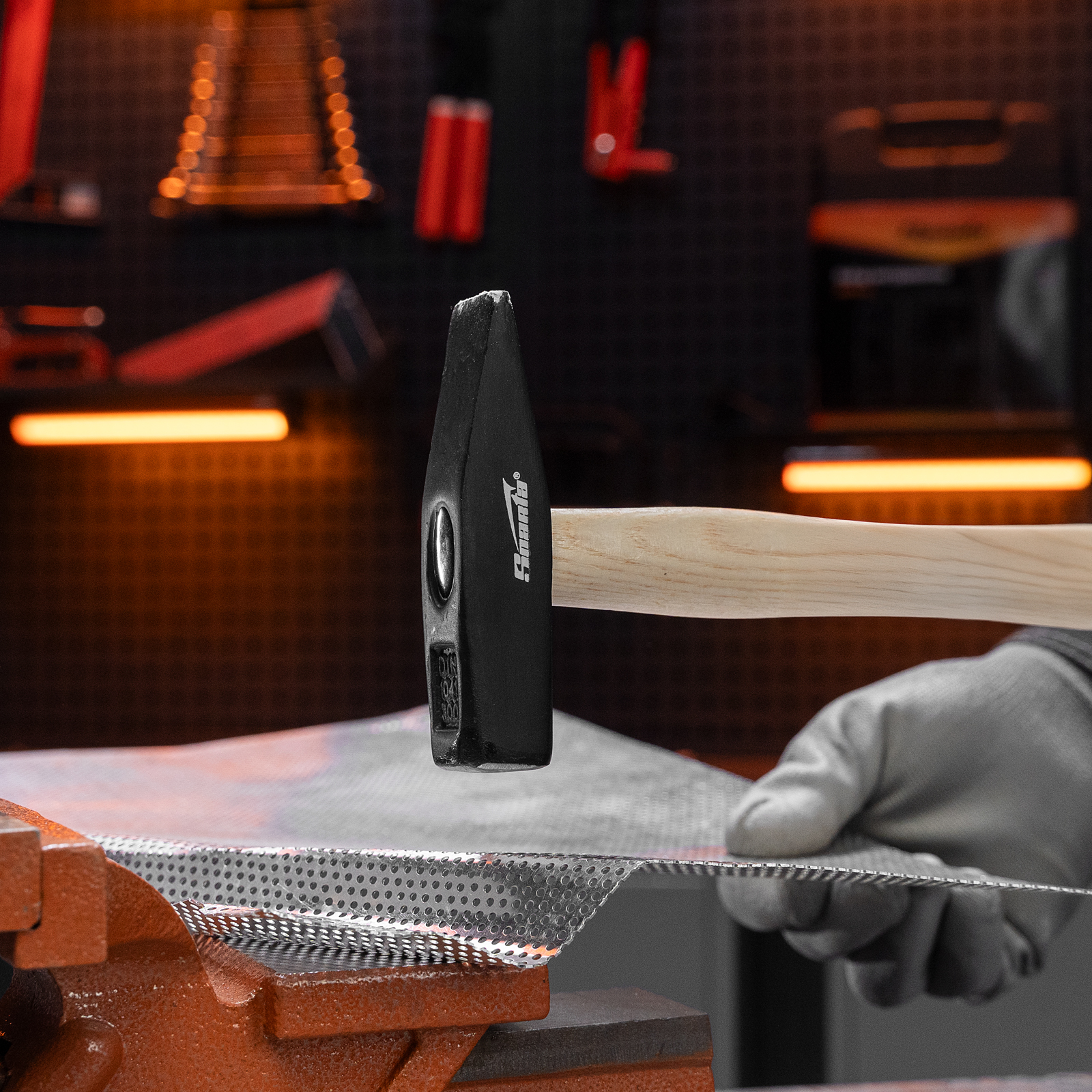 Молоток слесарный, 300 г, квадратный боек, деревянная рукоятка Sparta