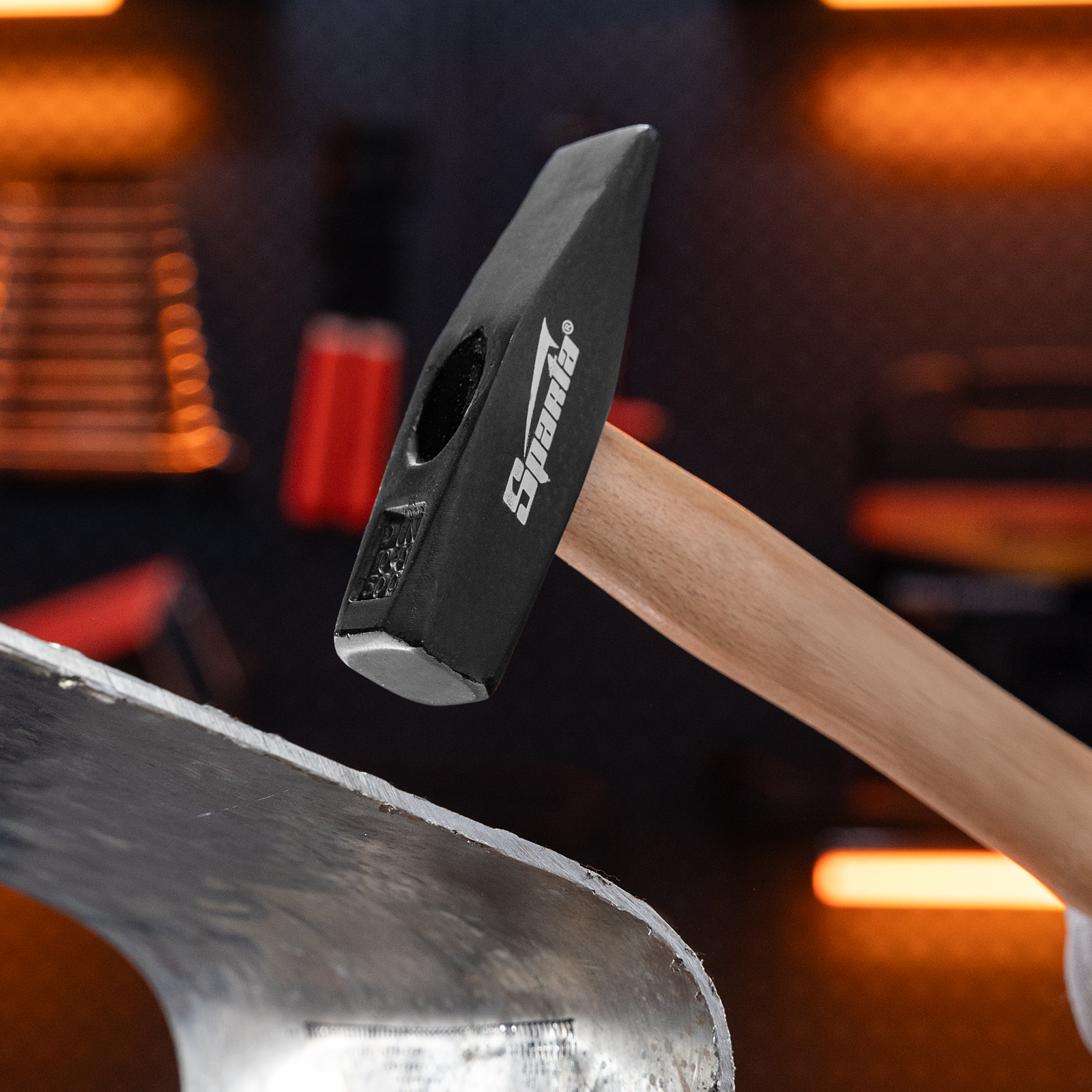 Молоток слесарный, 500 г, квадратный боек, деревянная рукоятка Sparta