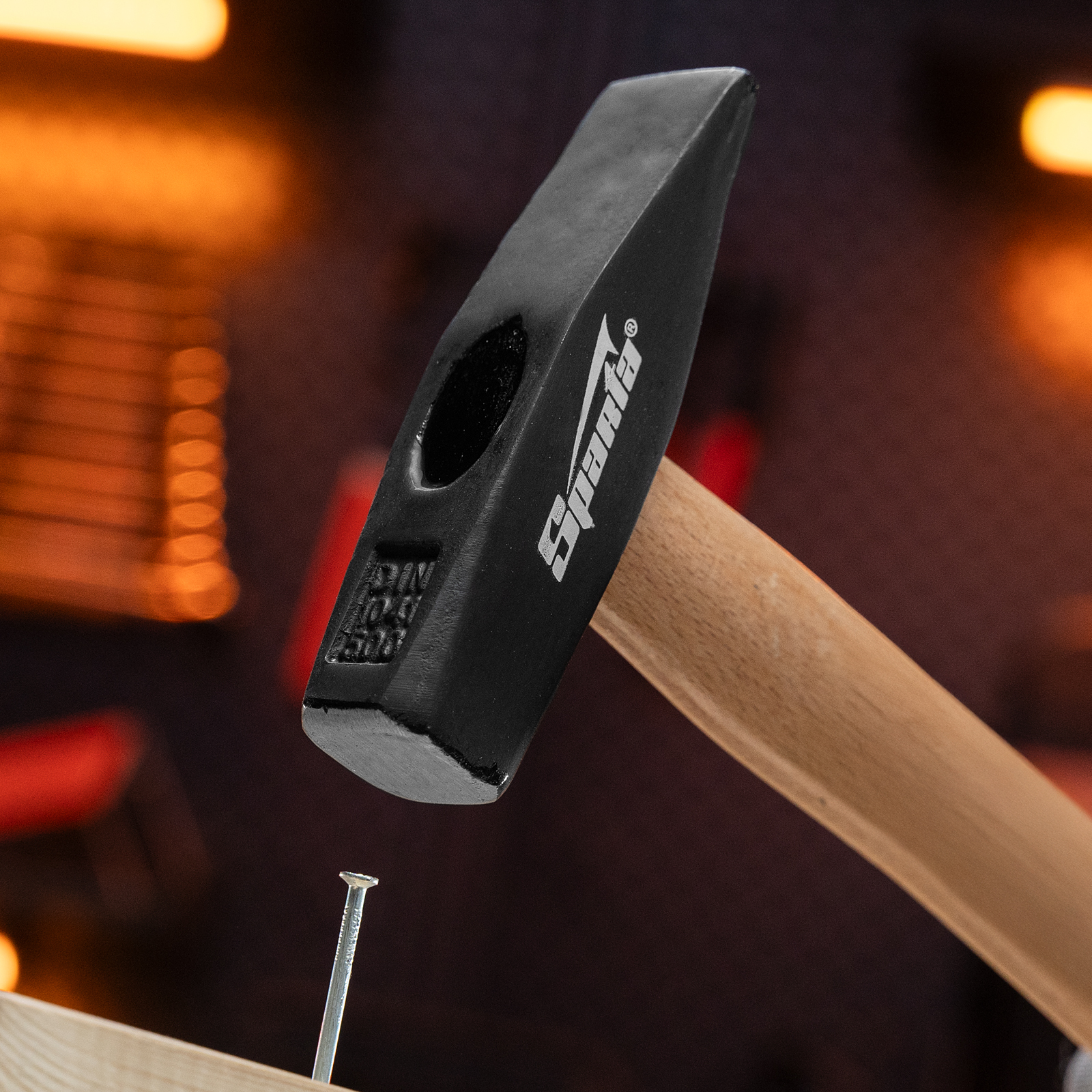 Молоток слесарный, 500 г, квадратный боек, деревянная рукоятка Sparta