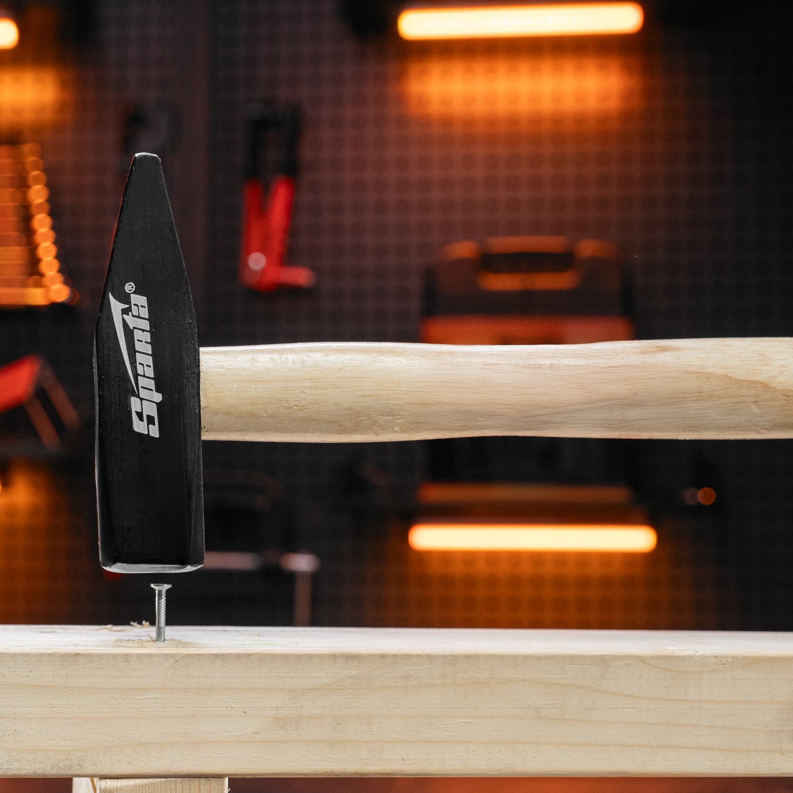 Молоток слесарный, 800 г, квадратный боек, деревянная рукоятка Sparta