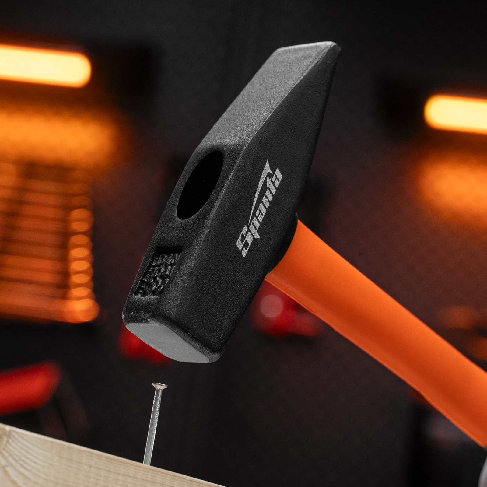 Молоток слесарный, 700 г, фибергласовая обрезиненная рукоятка Sparta