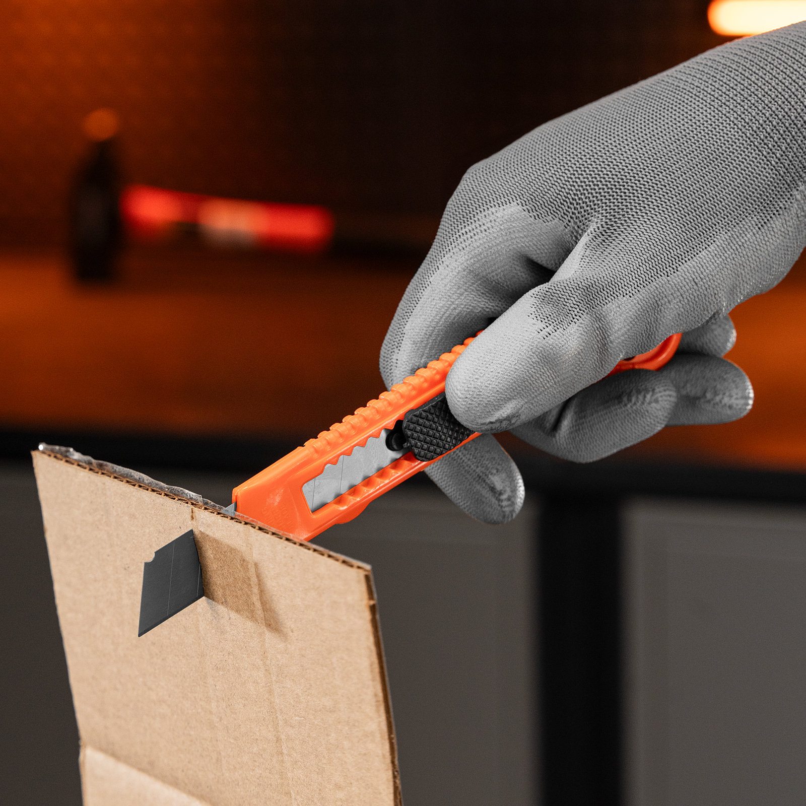 Нож, 18 мм, выдвижное лезвие Sparta