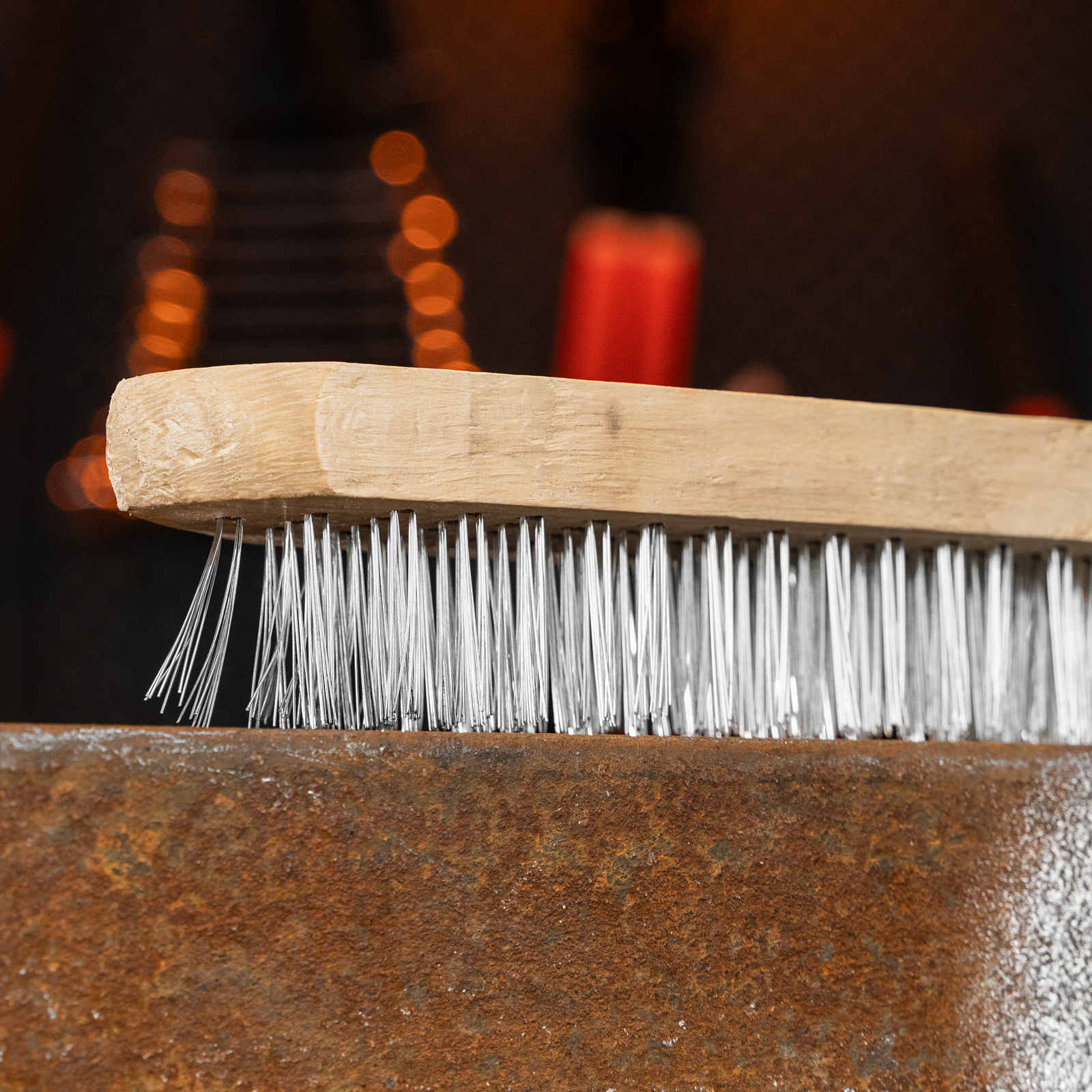 Щетка пятирядная металлическая с деревянной ручкой Sparta