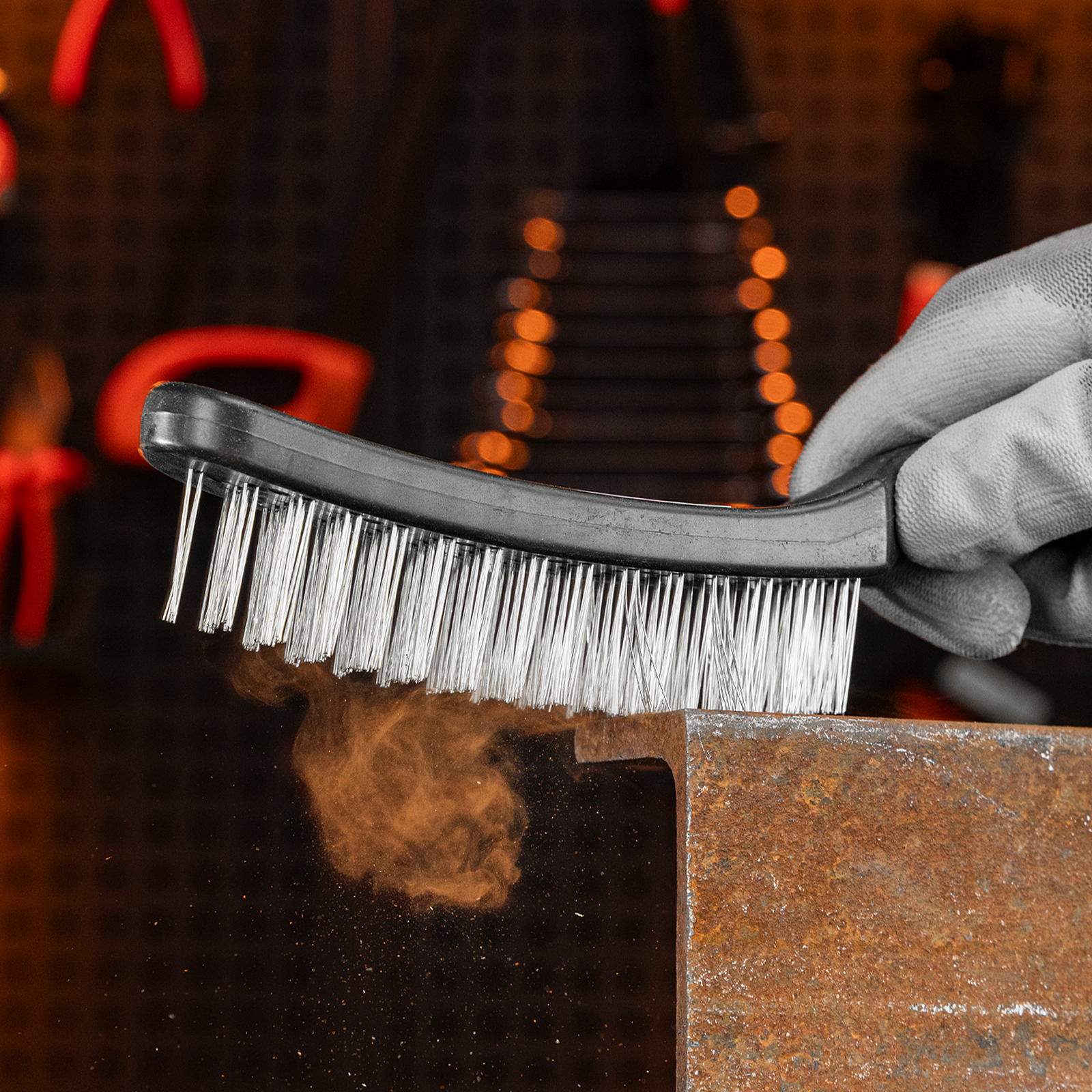 Щетка пятирядная металлическая с пластмассовой ручкой Sparta