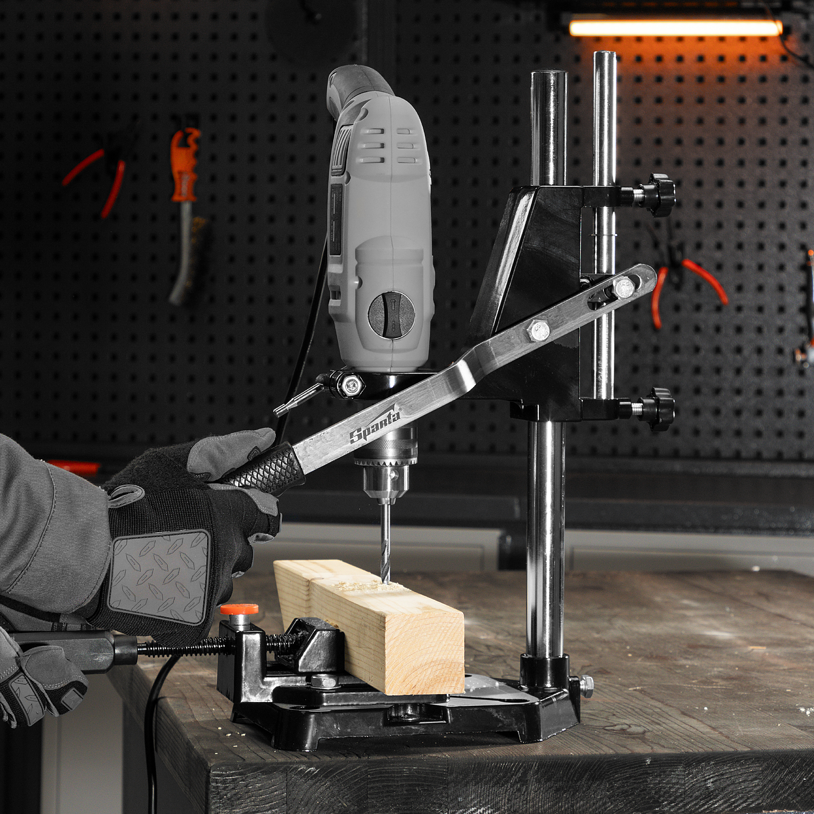 Станок для крепления дрели с тисками Sparta