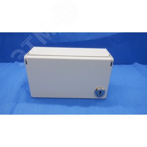 Коробка КРТМ-В/20-Р плинт ПВТ замок ключ универсальный