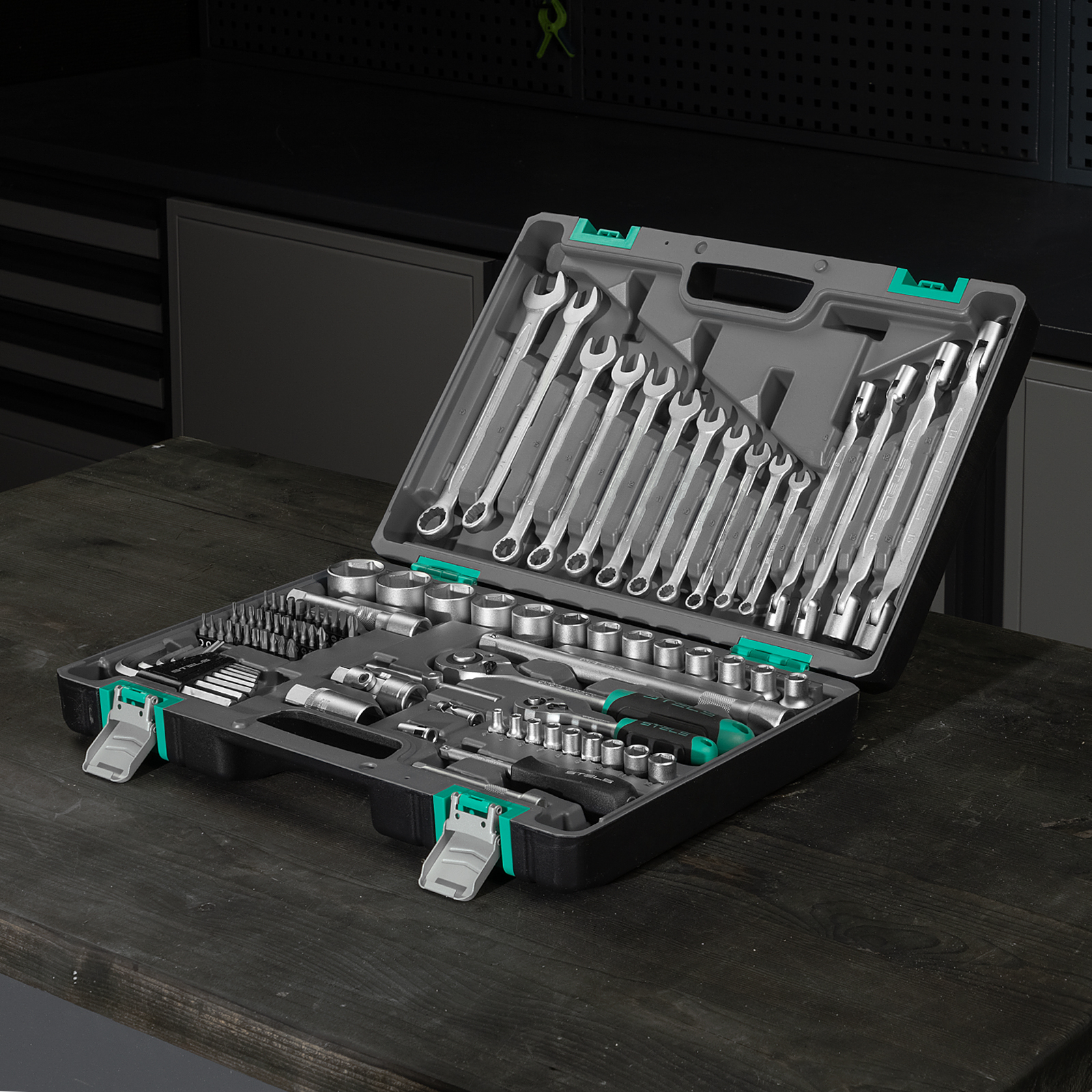 Набор инструментов, 1/2", 1/4", CrV, пластиковый кейс 88 предметов Stels