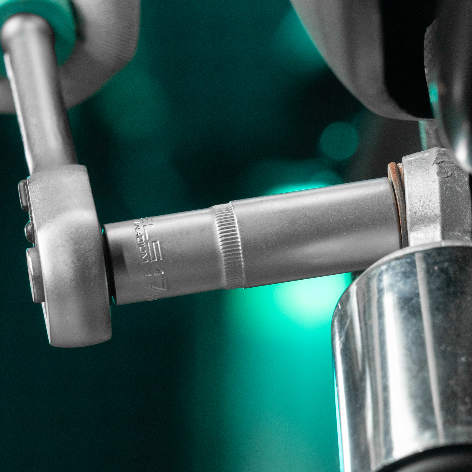 Головка торцевая удлиненная, 17 мм, шестигранная, CrV, под квадрат 1/2 Stels