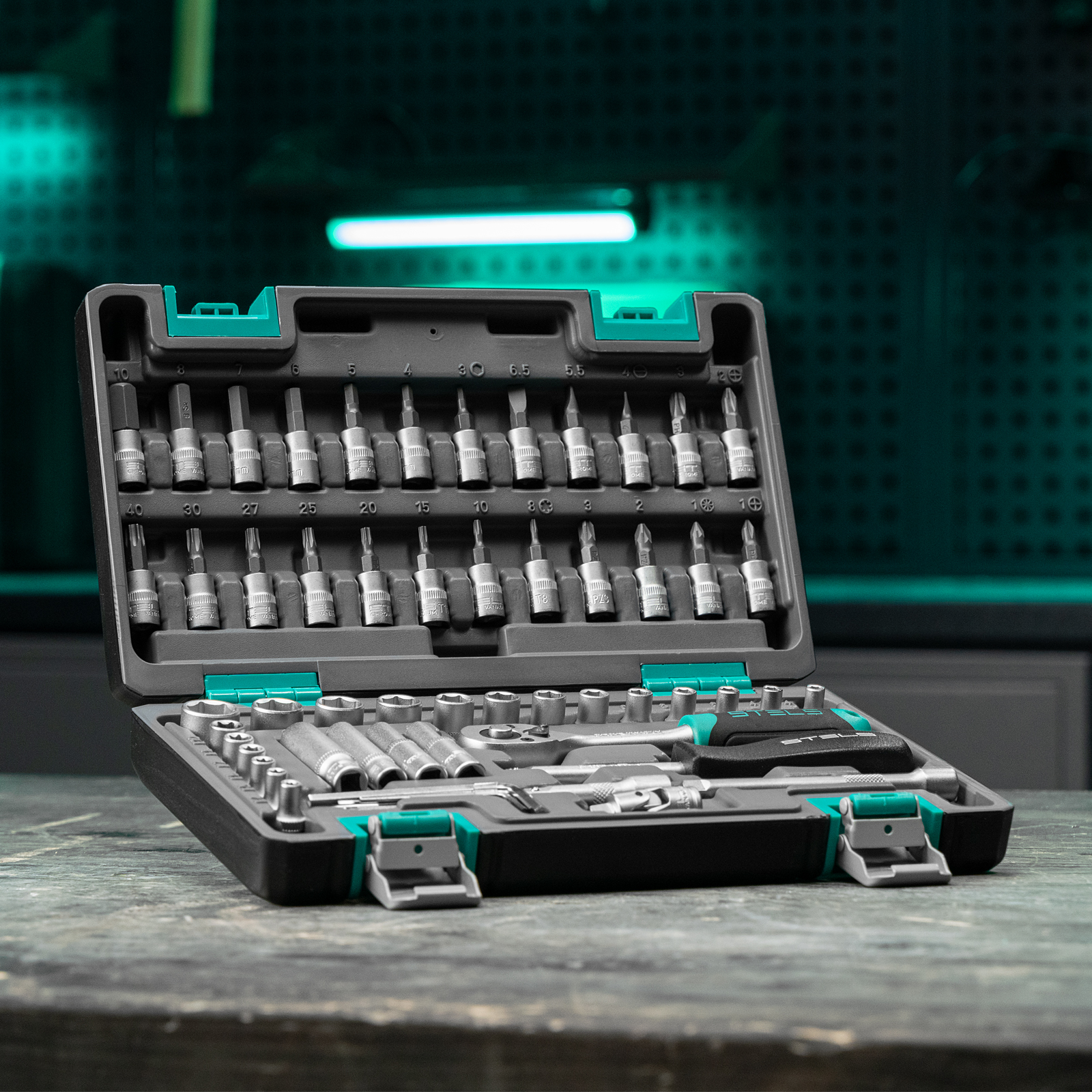 Набор инструментов, 1/4", CrV, пластиковый кейс 57 предметов Stels