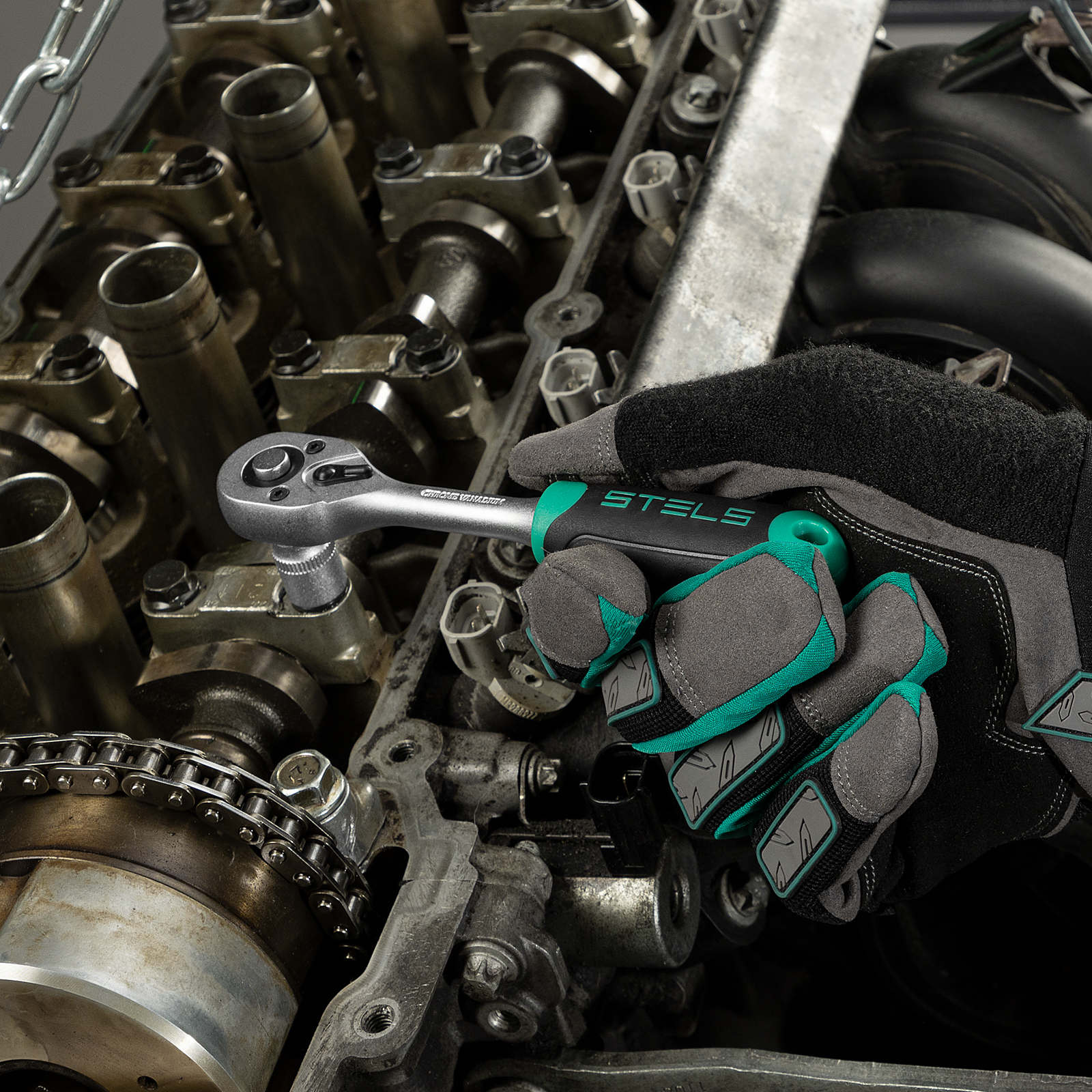 Набор инструментов, 1/2", 1/4", CrV, пластиковый кейс 82 предмета Stels