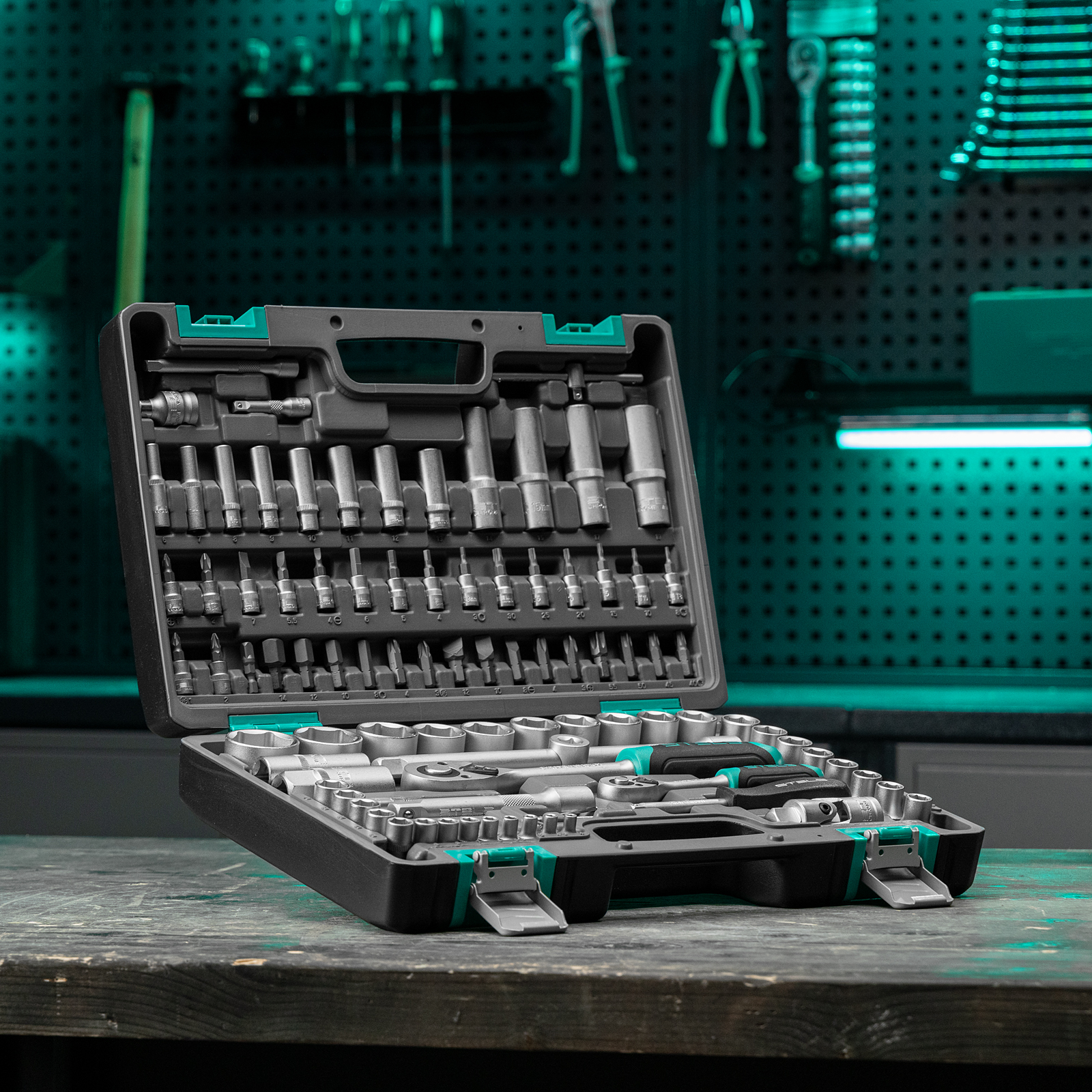 Набор инструментов, 1/2", 1/4", CrV, пластиковый кейс 94 предмета Stels