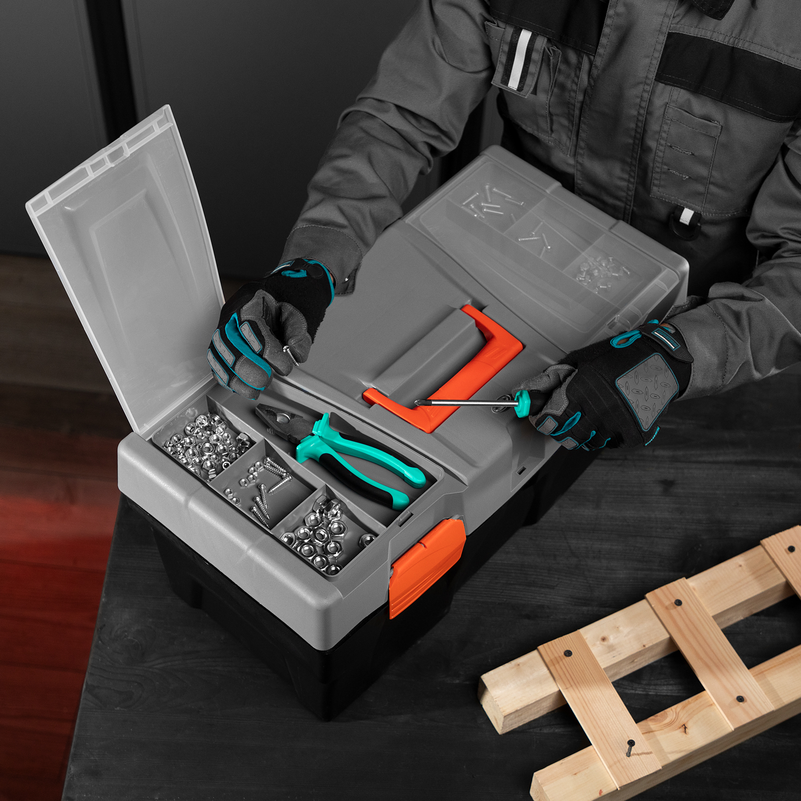 Ящик для инструмента 23", 590х300х300 мм, пластик Россия// Stels