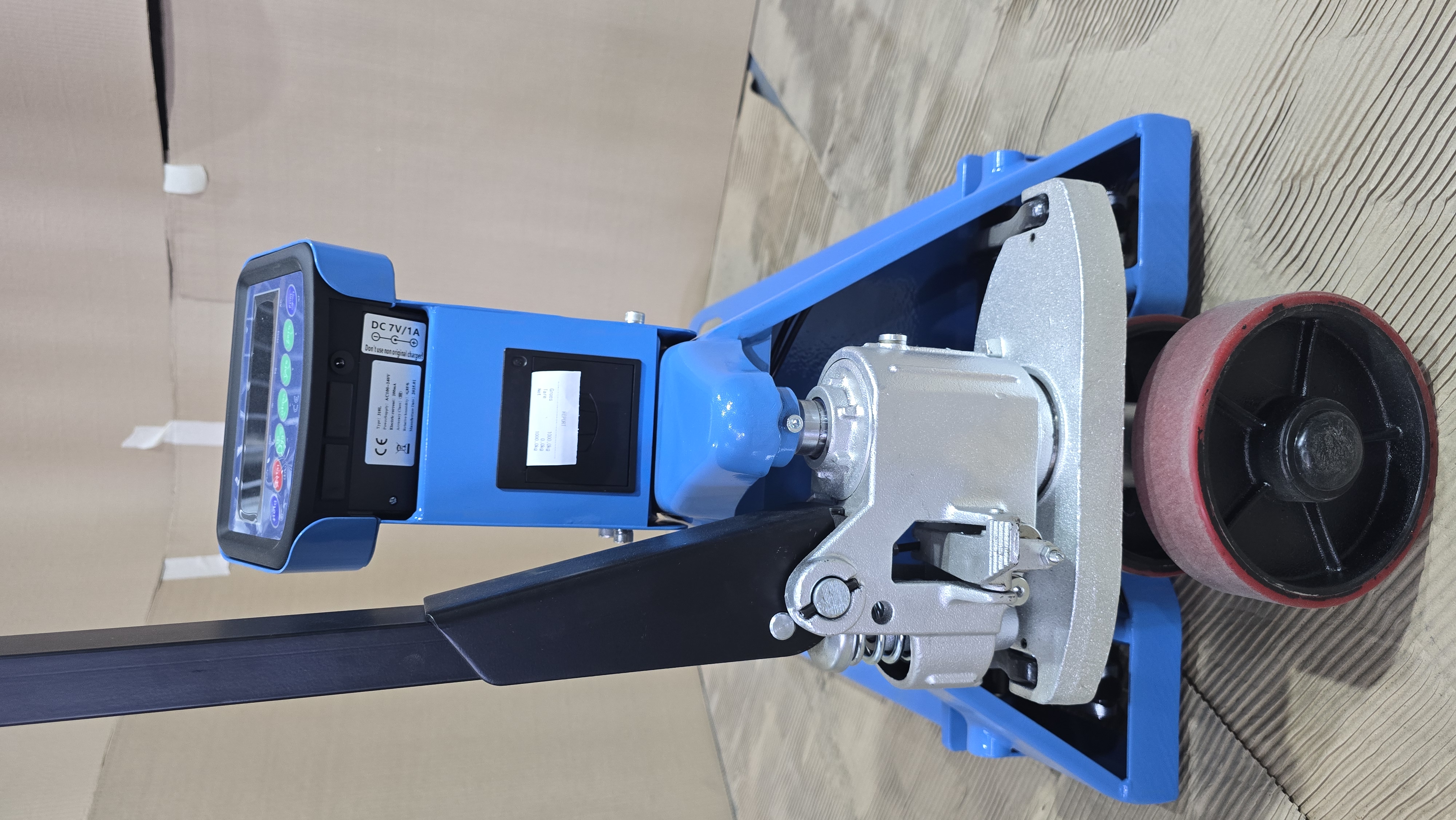 Тележка гидравлическая с весами и принтером неповоротный дисплей 2500 кг 1150 мм полиуретановые колеса TOR WH-25ES