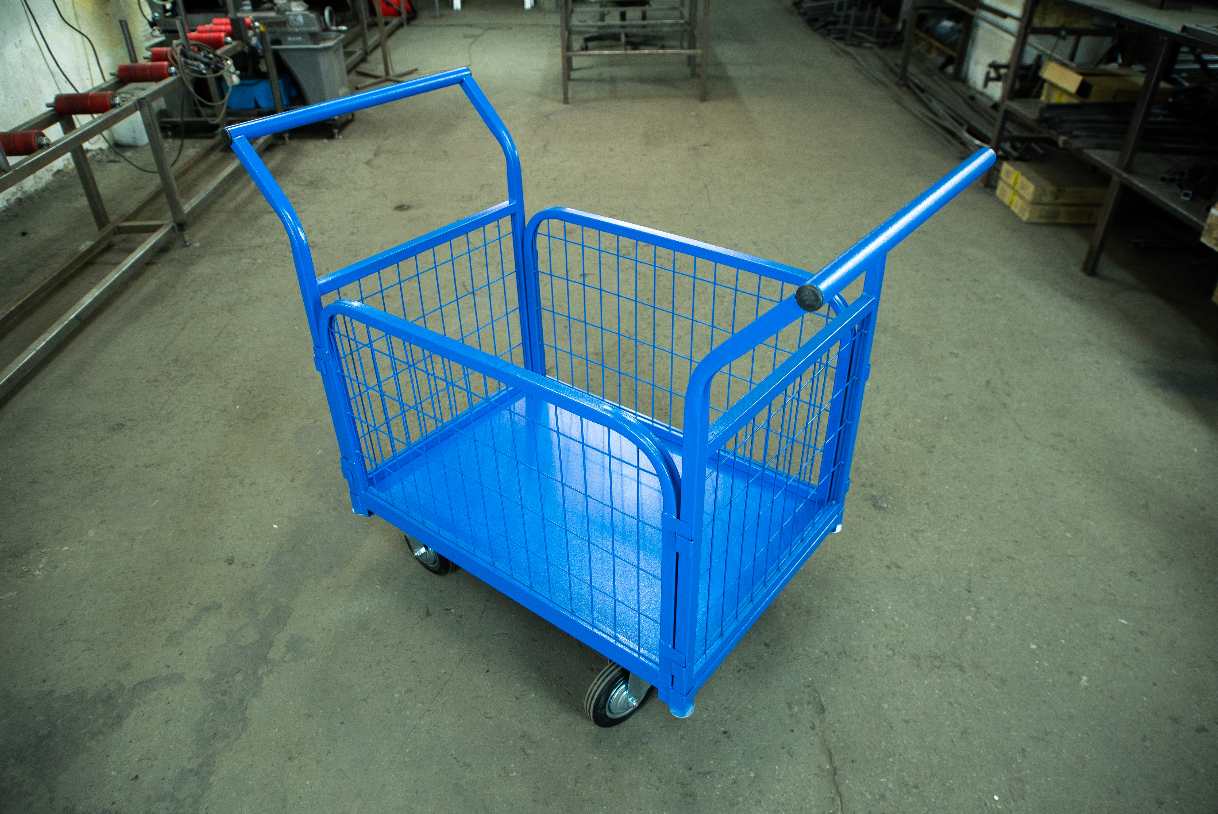 Тележка платформенная TOR ТП-2С (600х900) с бортами из сетки и двумя ручками (колеса 160 мм)