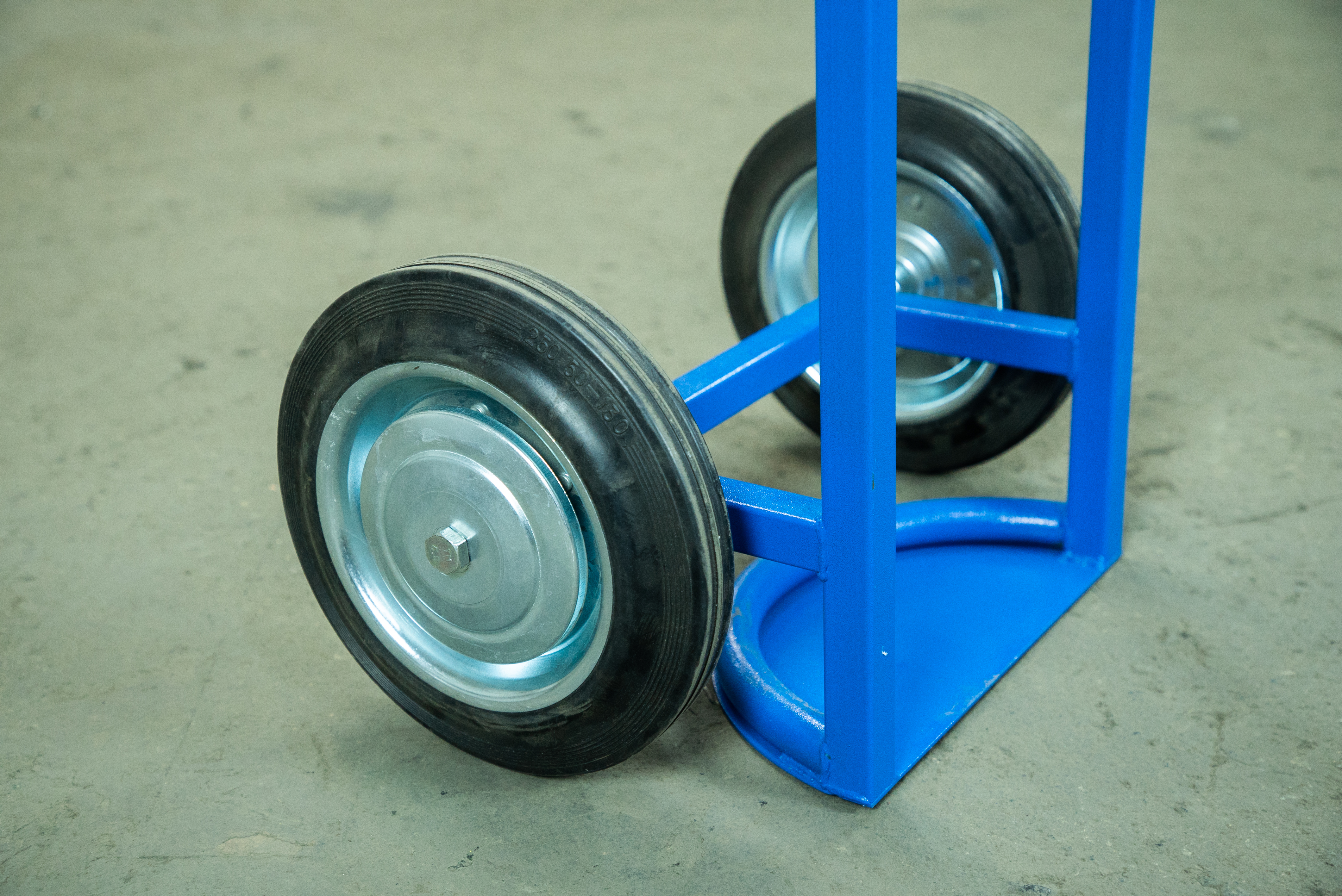 Тележка для газовых баллонов TOR ГБ-1, 1 баллон (литые колеса 250мм)