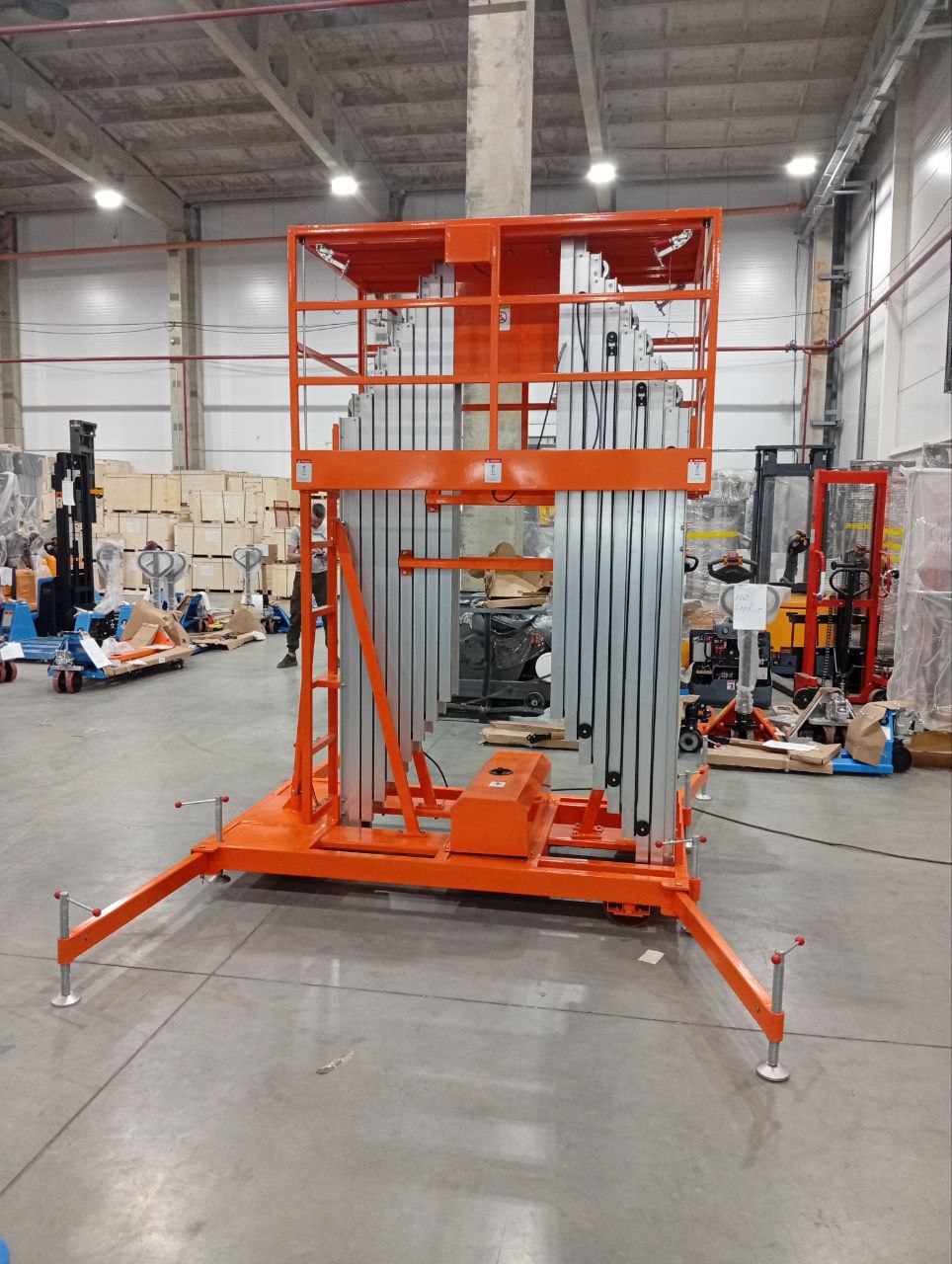 Подъемник мачтовый аккумуляторный 250 кг 12/14 м TOR GTWY12-320 DC 3-мачтовый