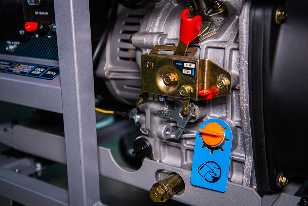 Генератор дизельный 5,0 кВт 380В/1,6 кВт 220В 15 л с электростартером TOR KM5000D