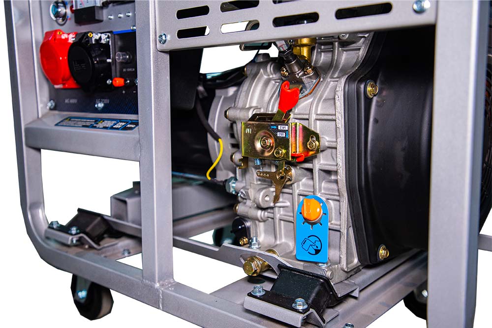 Генератор дизельный 9,0 кВт 380В/3 кВт 220В 20 л с электростартером TOR KM9000D