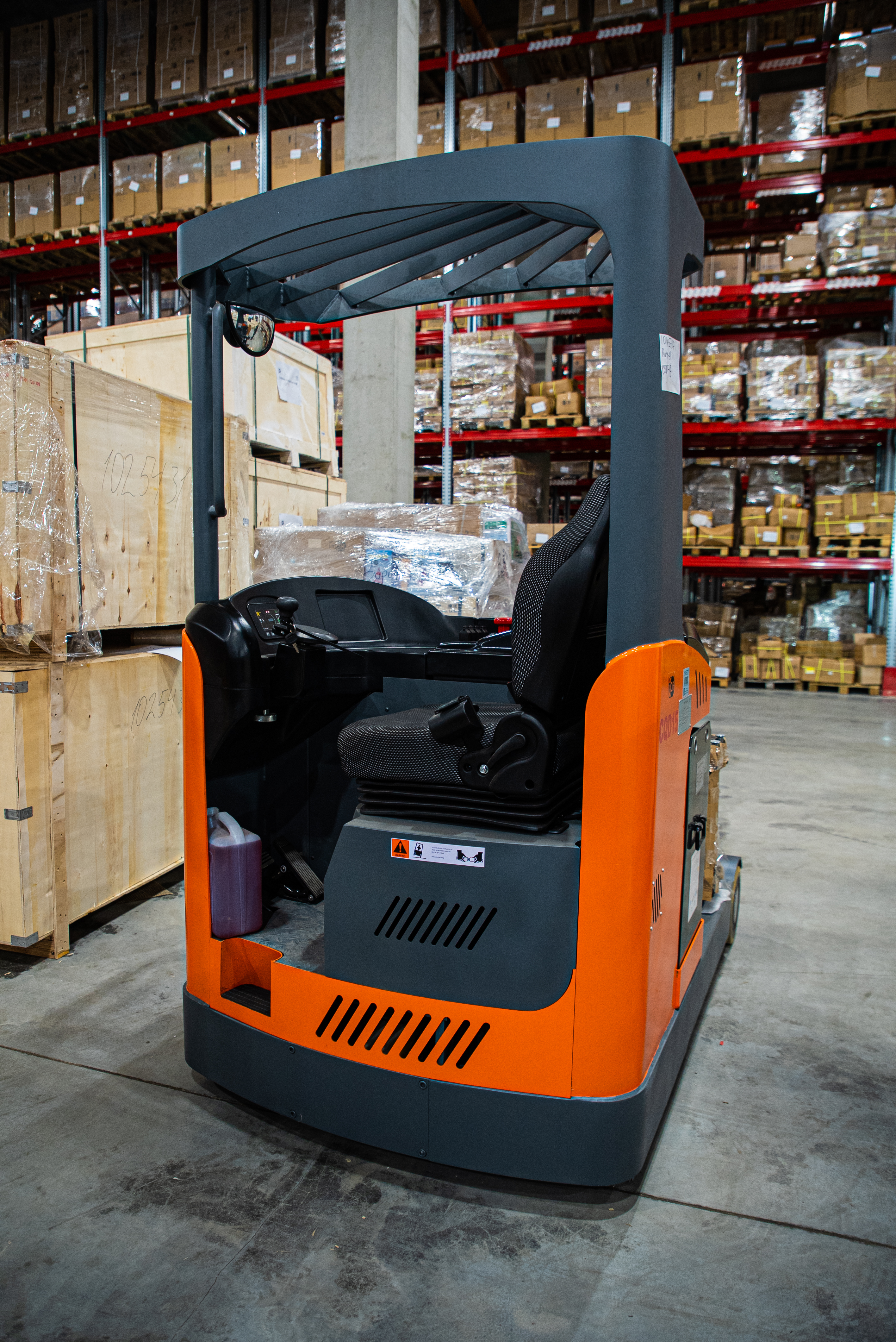 Ричтрак электрический с кабиной TOR 1,5 т 8,0 м CQD15