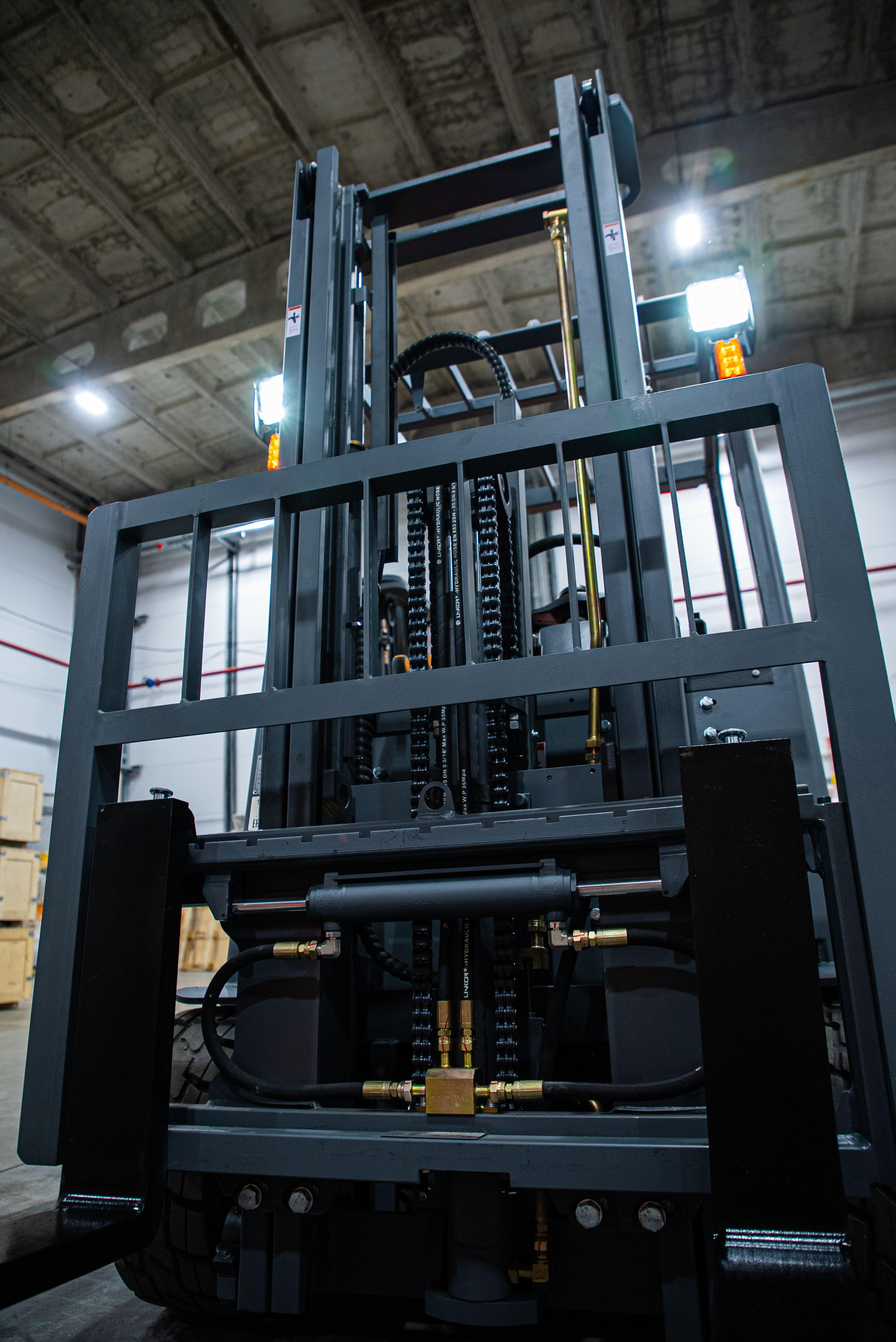 Погрузчик электрический трехопорный TOR 2,0 т 3,0 м CPD20SA-20 сайдшифт