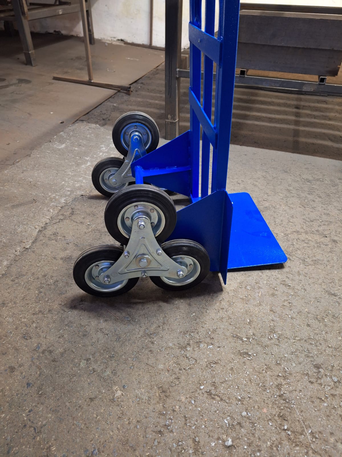 Тележка грузовая для лестниц TOR КГ-200ПЛ г/п 200 кг (трехколесный блок)