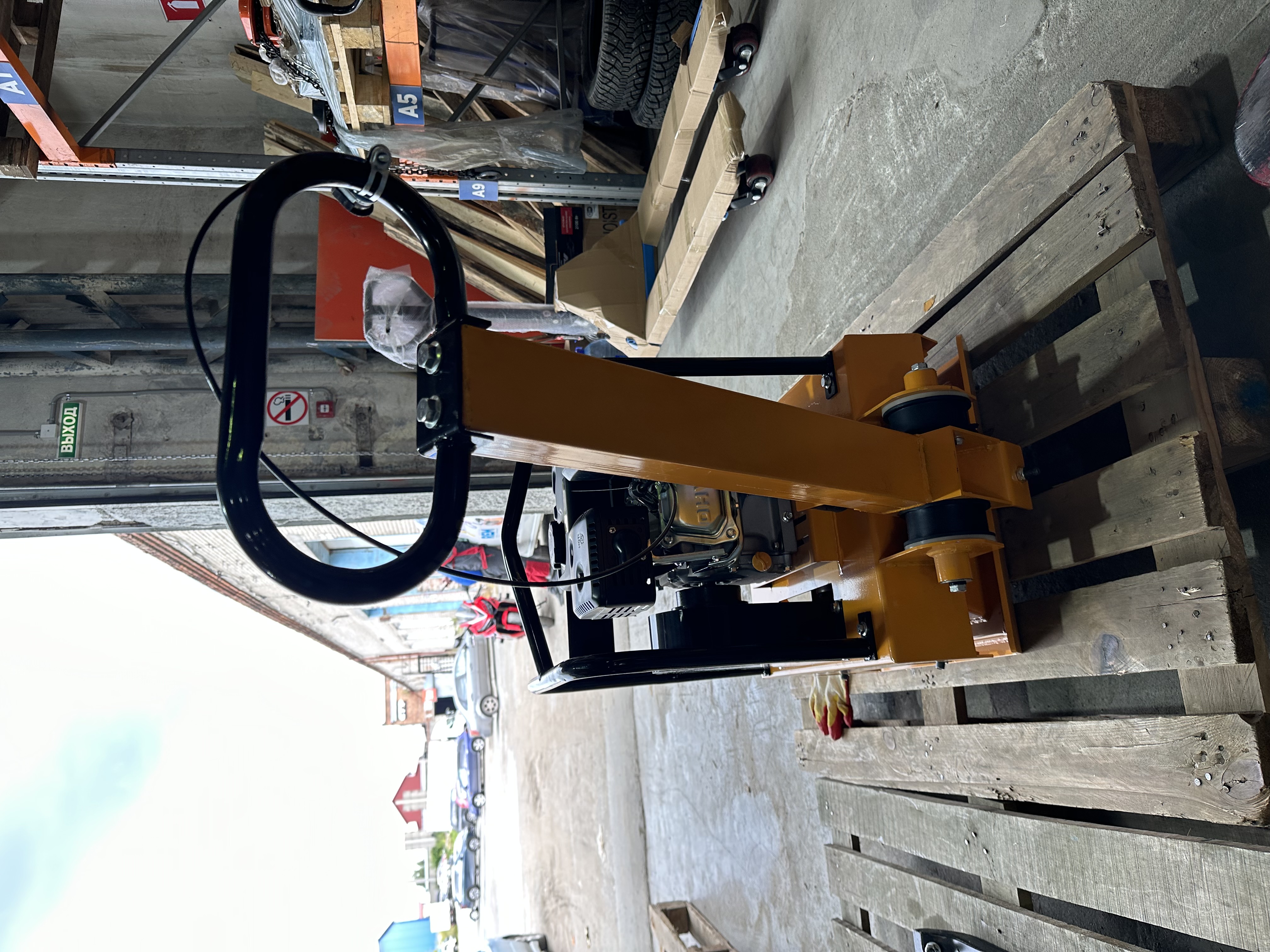 Виброплита 90 кг, 23 кН (Loncin) без бака TOR C-90