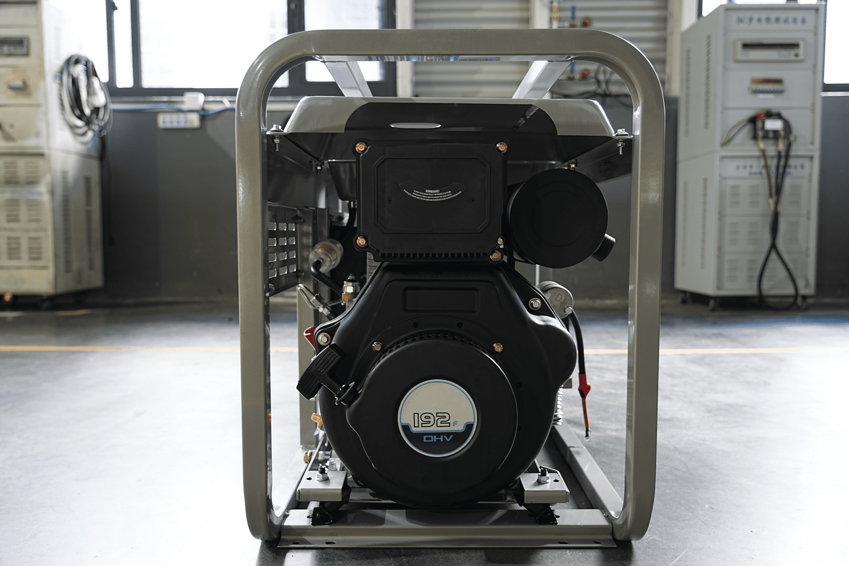 Генератор дизельный 7,0 кВт 220В с электростартером и колесами TOR KM7000D