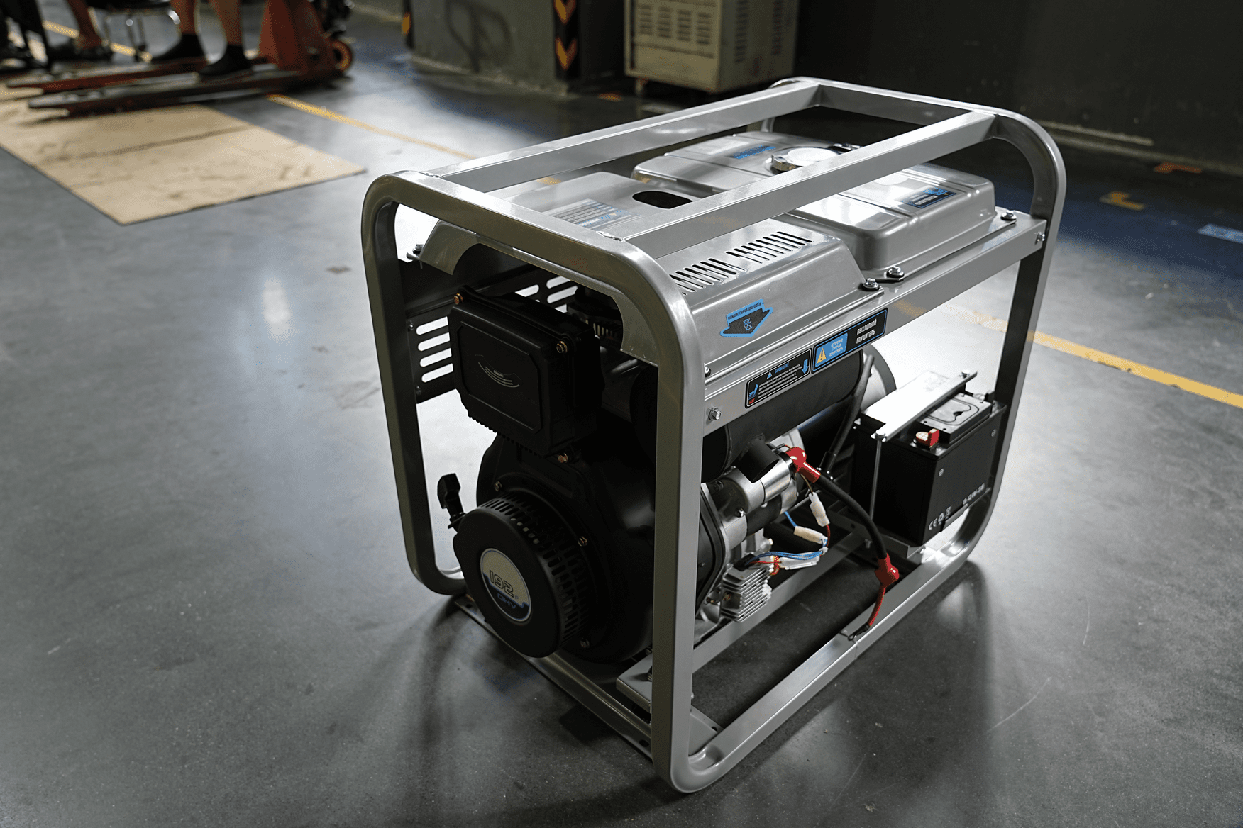 Генератор дизельный 7,0 кВт 220В с электростартером и колесами TOR KM7000D