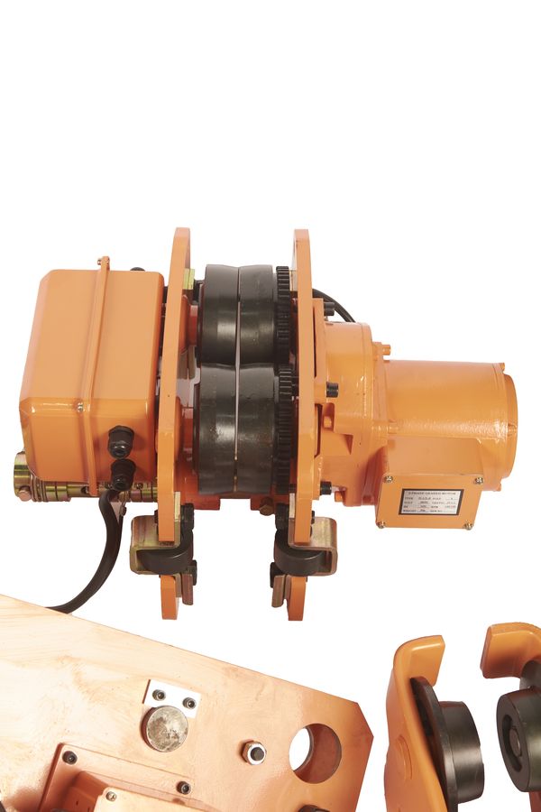 Таль передвижная с уменьшенной строительной высотой  5т  6м 380В электрическая цепная TOR HHBDSL-02