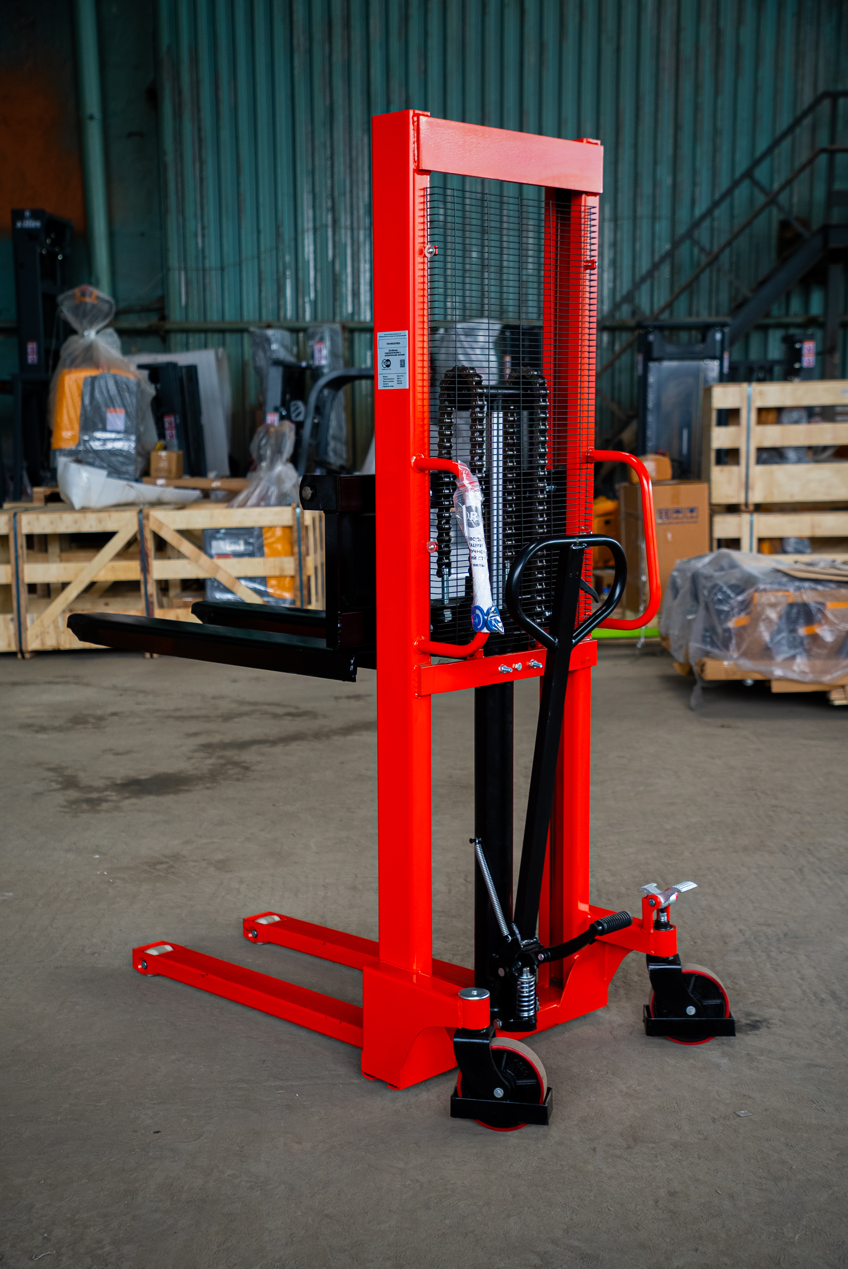 Штабелер гидравлический 2,0 т 1,6 м TOR CTY-E с раздвижными вилами