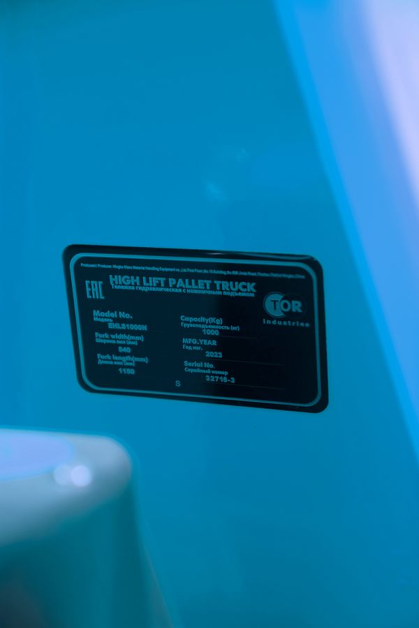 Тележка электрическая 1000 кг 1150 мм TOR EHLS1000N с ножничным подъемом 12/65 В/Ач