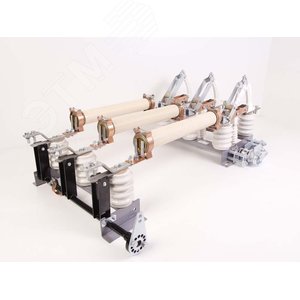 Выключатель нагрузки ВНАп(П)-10/400-20зп УХЛ2 фарфор в комплекте с приводами и вилками (в комплекте установлены держатели под патроны предохранителей 