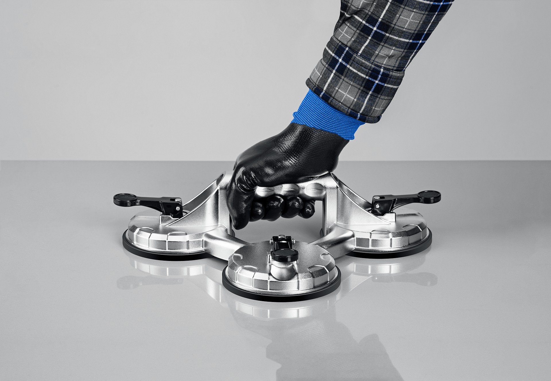 ЗУБР 140 кг, тройной алюминиевый подъемник на присоске, Профессионал (33723-3)